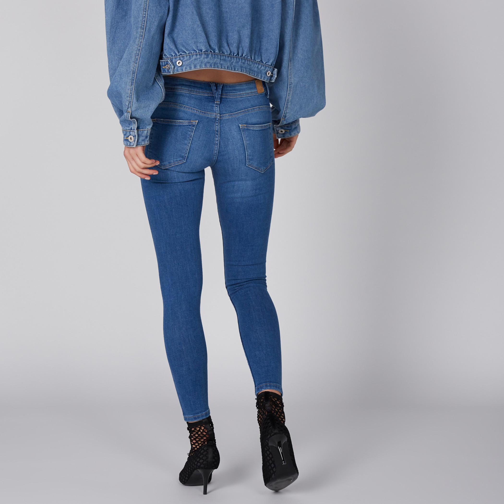 بنطال جينز طويل بزر إغلاق وجيوب من لي كوبر-women-clothing-bottoms-jeans-image-6