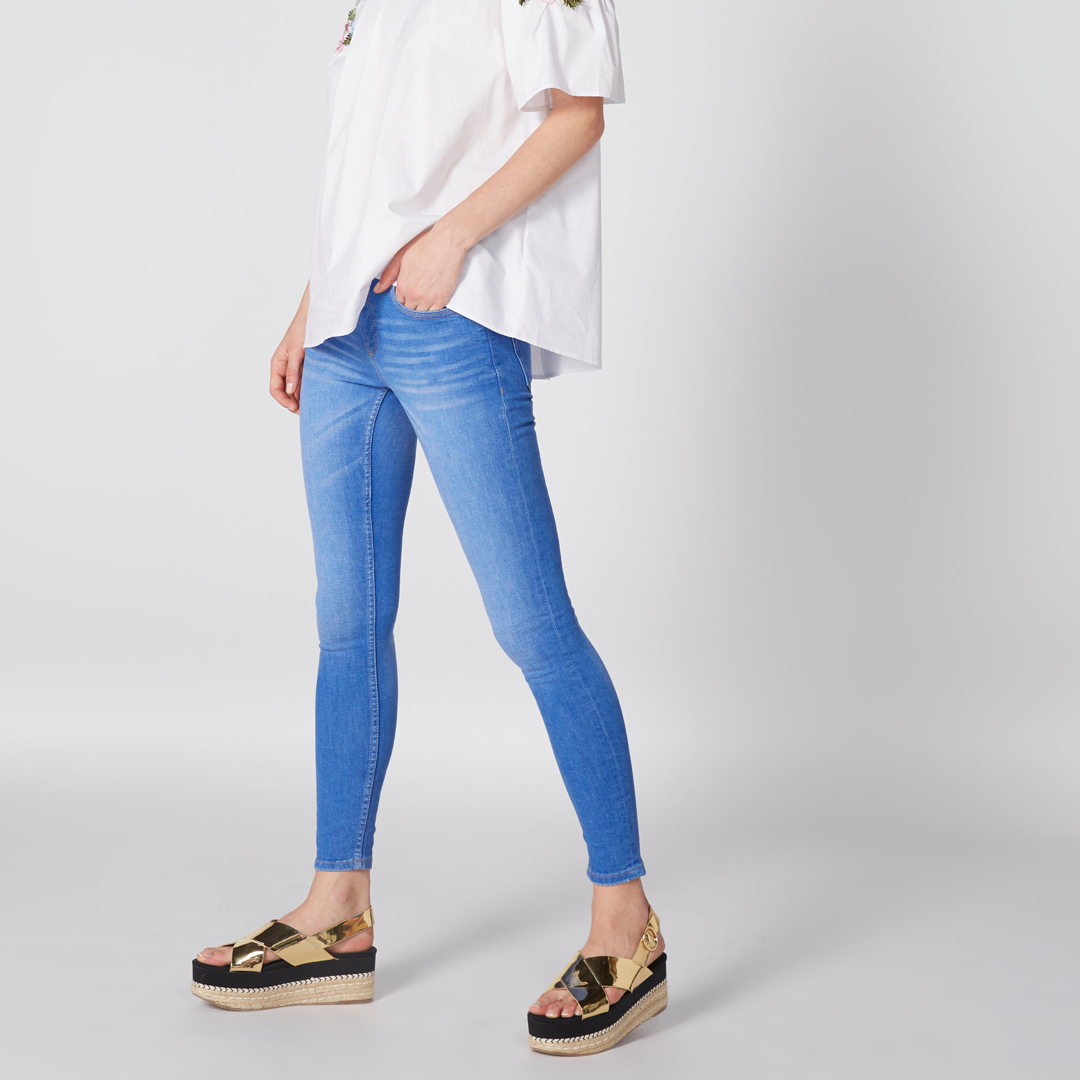 بنطال جينز طويل بجيب وزر إغلاق من لي كوبر-women-clothing-bottoms-jeans-image-1