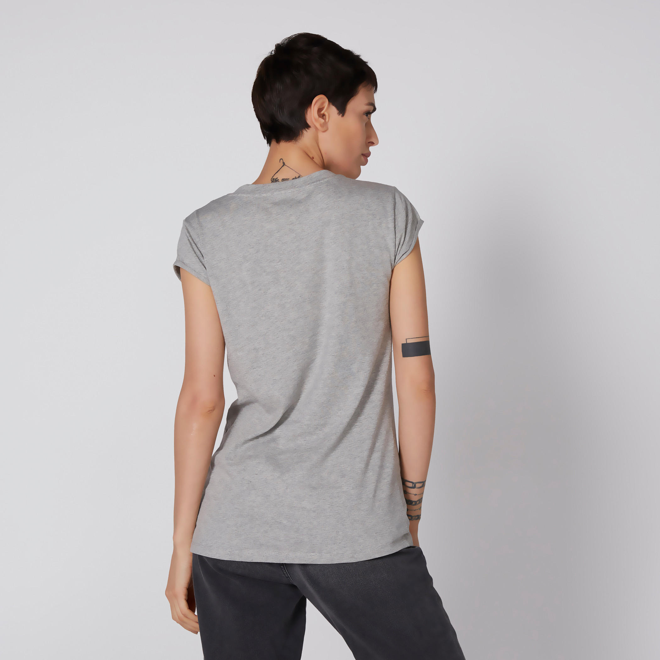 تيشيرت بياقة مستديرة وأكمام كاب وطبعات من لي كوبر-women-clothing-tshirts-image-2