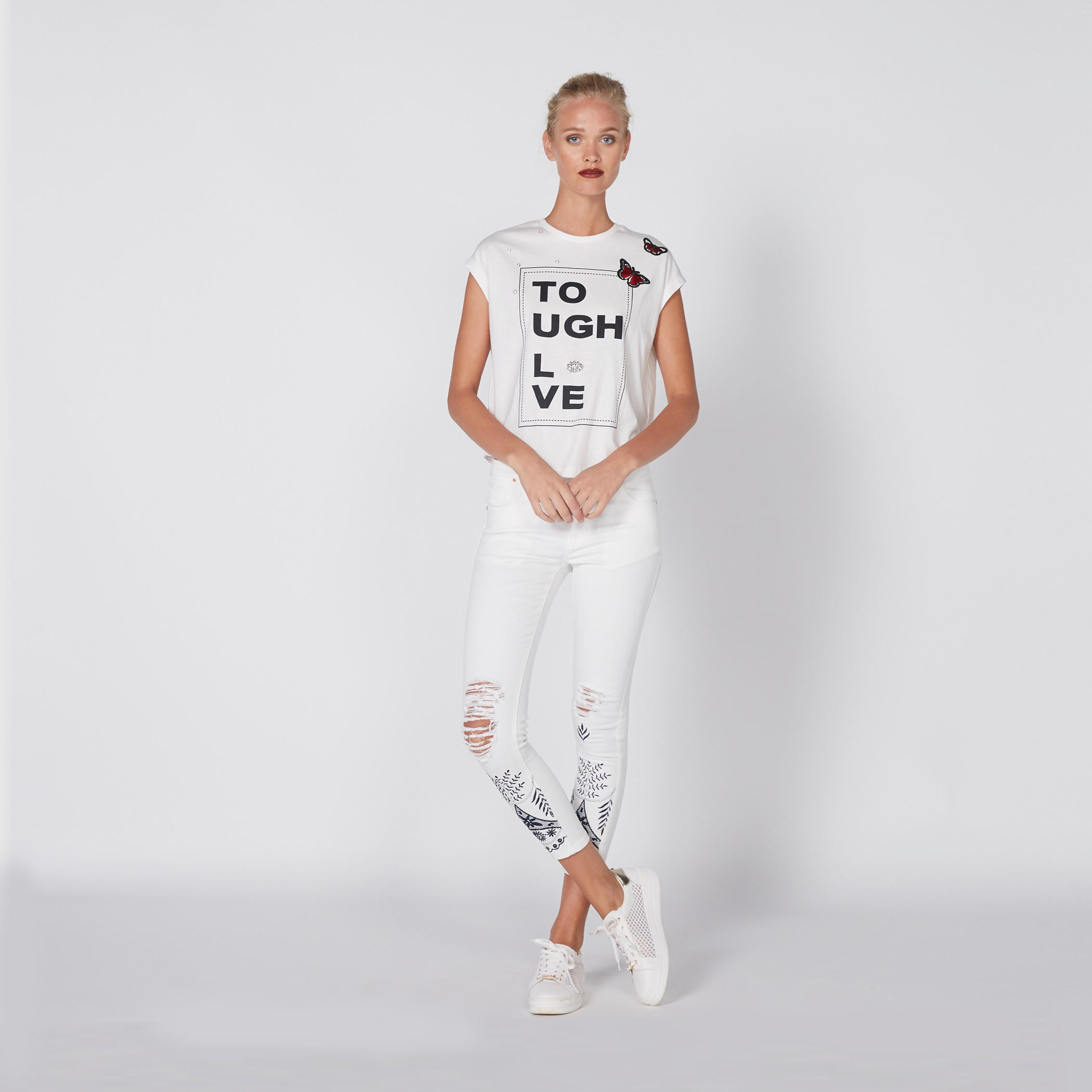 تيشيرت بياقة مستديرة وأكمام متصلة وطبعات من لي كوبر-women-clothing-tshirts-image-2