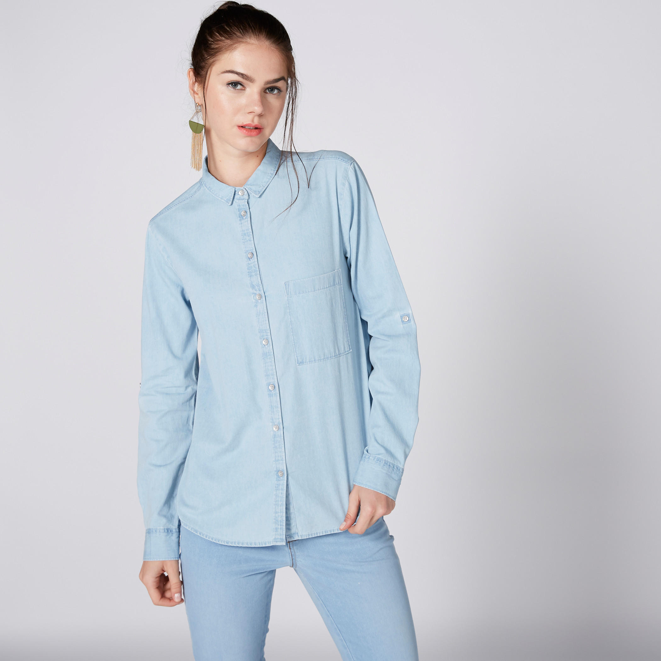قميص من الدنيم بأكمام طويلة ووصلة أزرار كاملة من لي كوبر-women-clothing-shirtsandblouses-shirts-image-1