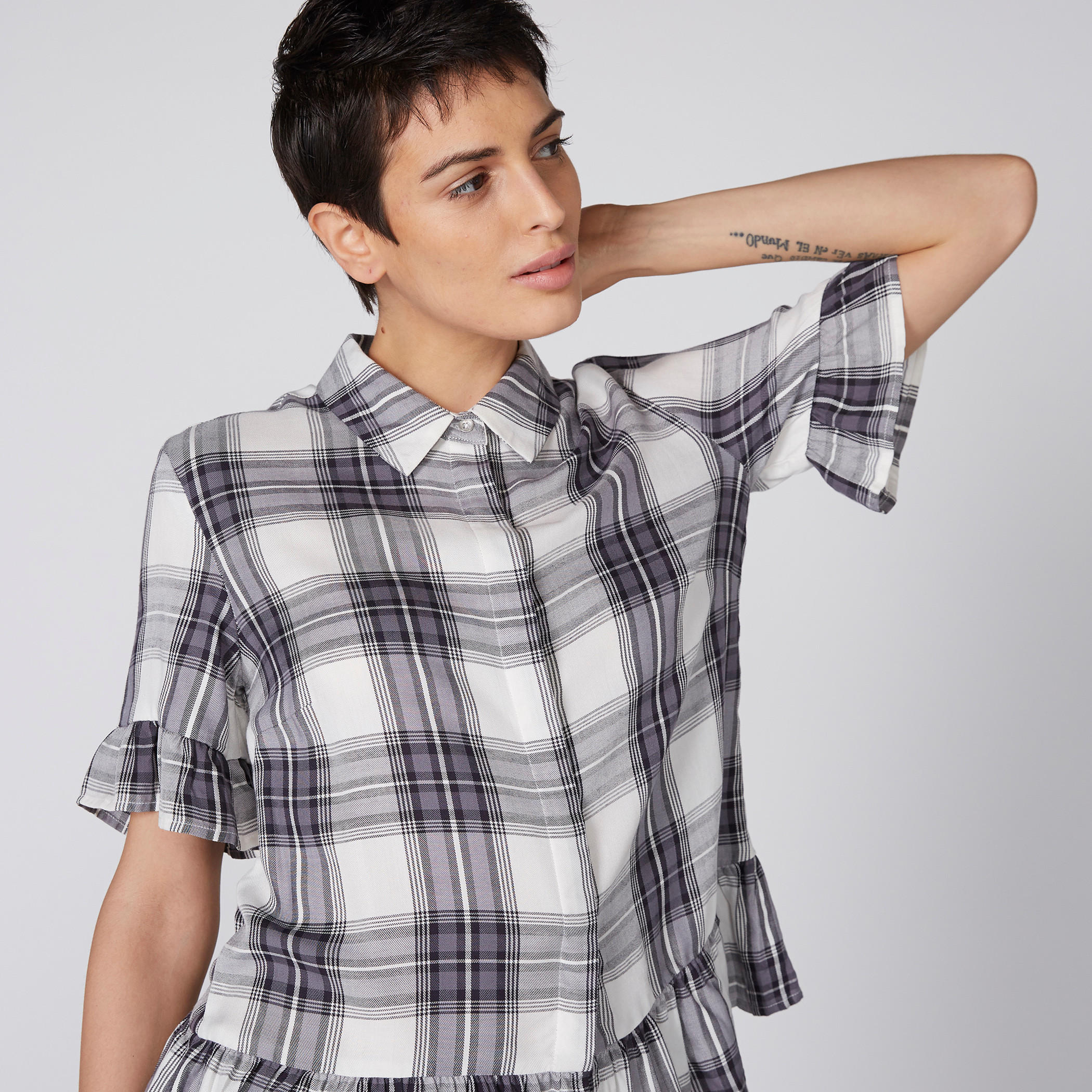قميص كاروهات بأكمام قصيرة من لي كوبر-women-clothing-shirtsandblouses-shirts-image-1