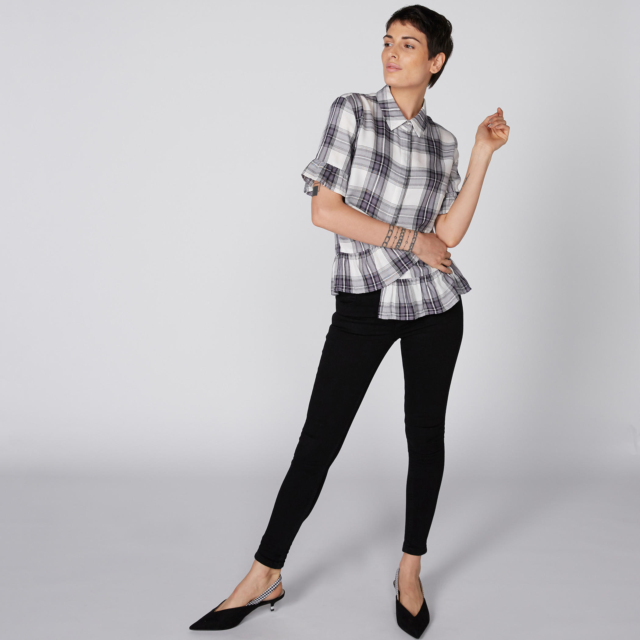 قميص كاروهات بأكمام قصيرة من لي كوبر-women-clothing-shirtsandblouses-shirts-image-4