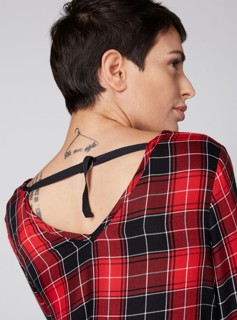 بلوزة كاروهات بياقة V وأكمام طويلة من لي كوبر-women-clothing-shirtsandblouses-blouses-image-2