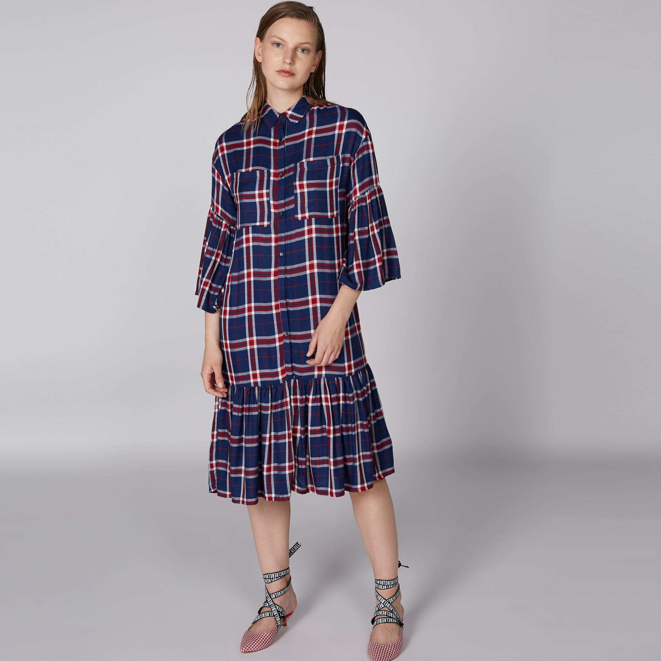 فستان قميص كاروهات بأكمام عريضة من لي كوبر-women-clothing-dresses-image-4