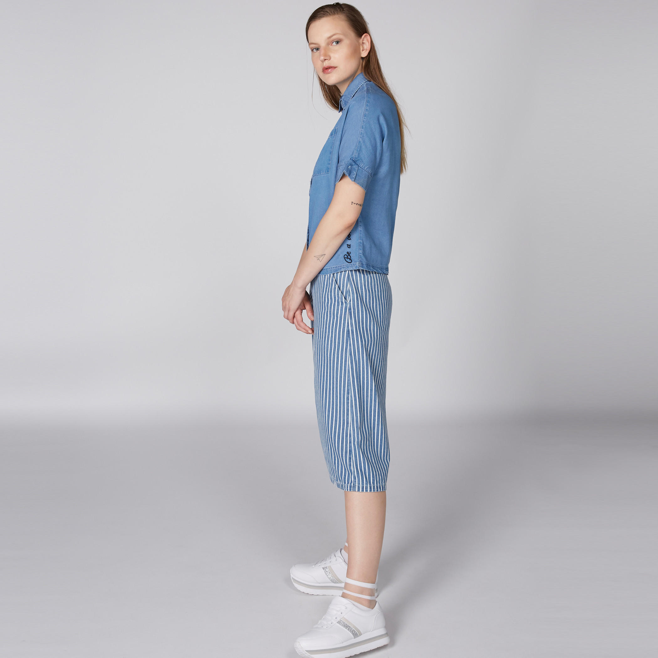 قميص من الدنيم بأكمام طويلة ووصلة أزرار كاملة من لي كوبر-women-clothing-shirtsandblouses-shirts-image-5