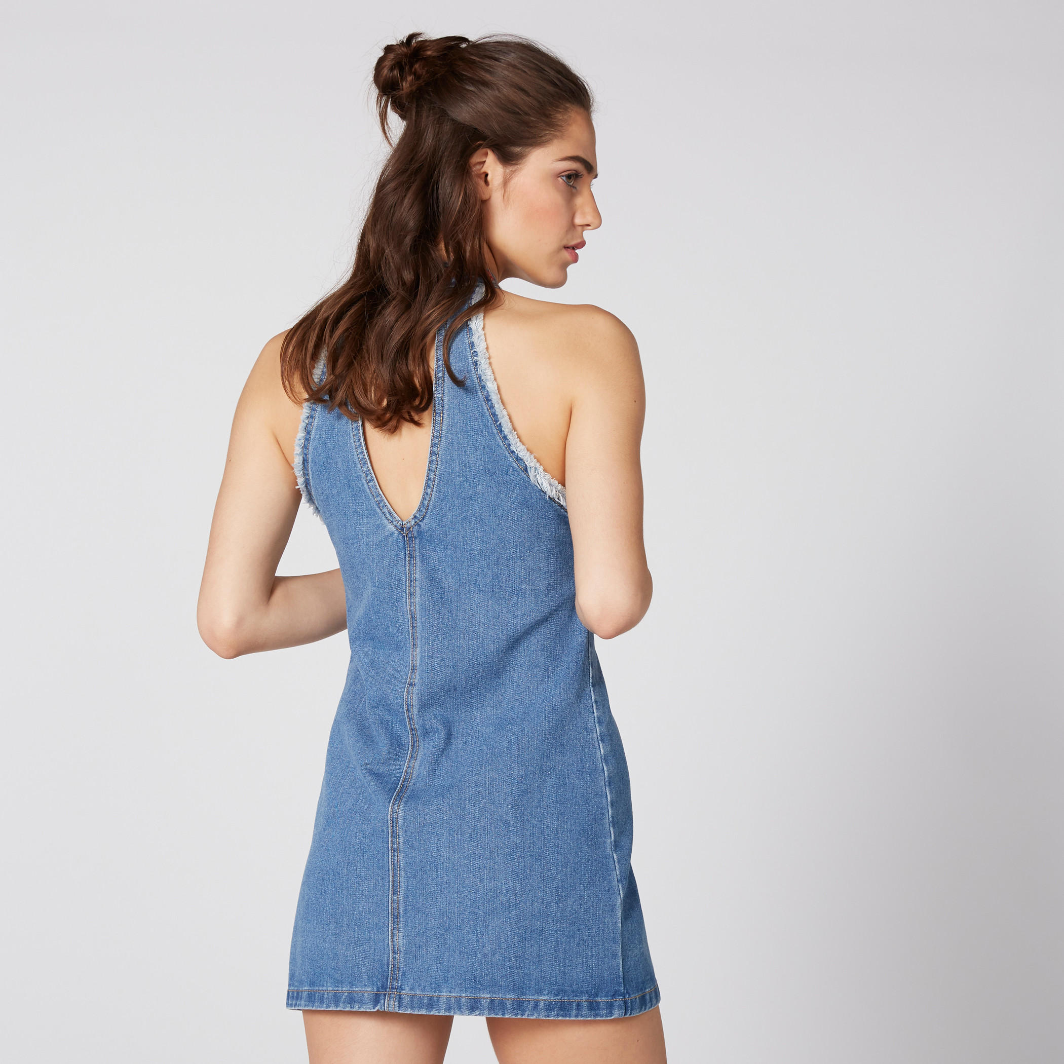 فستان قصير من الدينم بياقة طوق مطرزة من لي كوبر-women-clothing-dresses-image-3