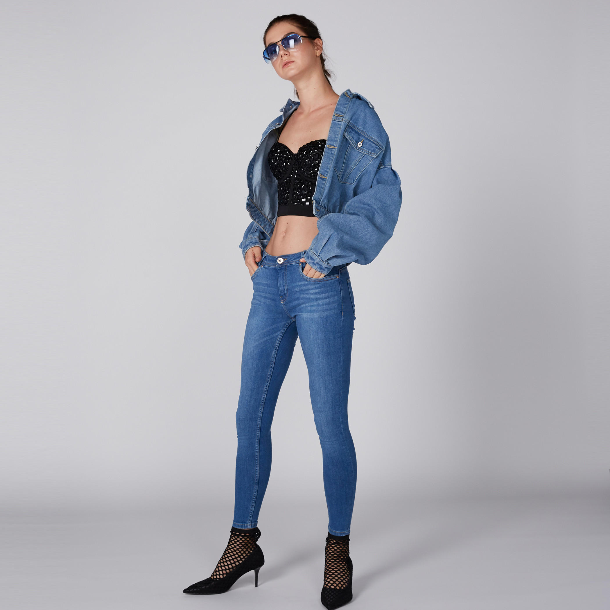 جاكيت قصير من الدينم بأكمام طويلة وزر إغلاق من لي كوبر-women-winterwear-coatsandjackets-jackets-image-3