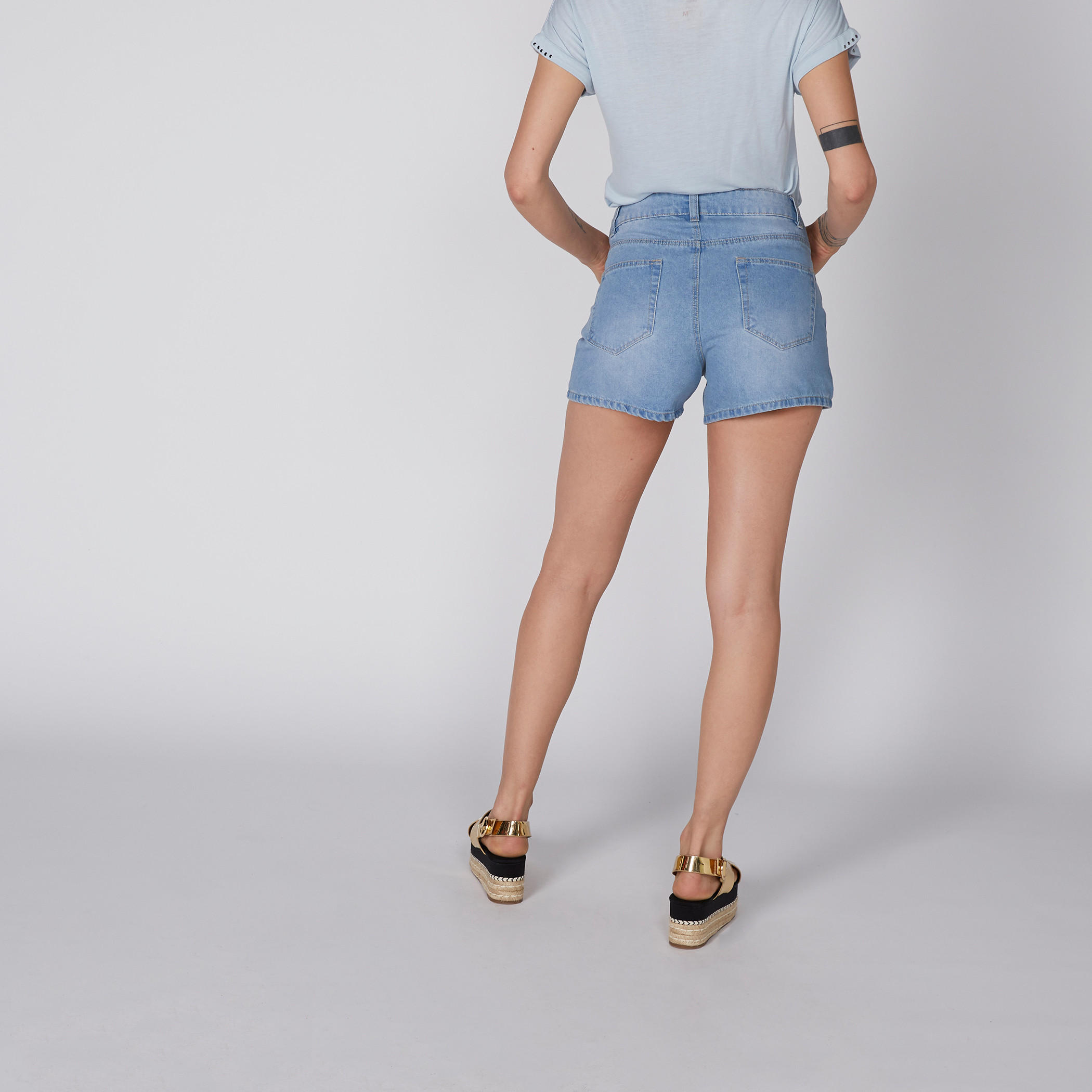 شورت من الدينم بزر إغلاق وجيوب من لي كوبر-women-clothing-bottoms-shorts-image-5