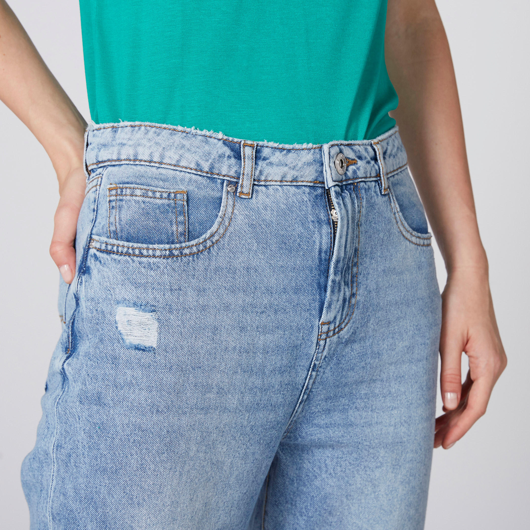 بنطال جينز بتصميم ممزّق وزر إغلاق وجيوب من لي كوبر-women-clothing-bottoms-jeans-image-3