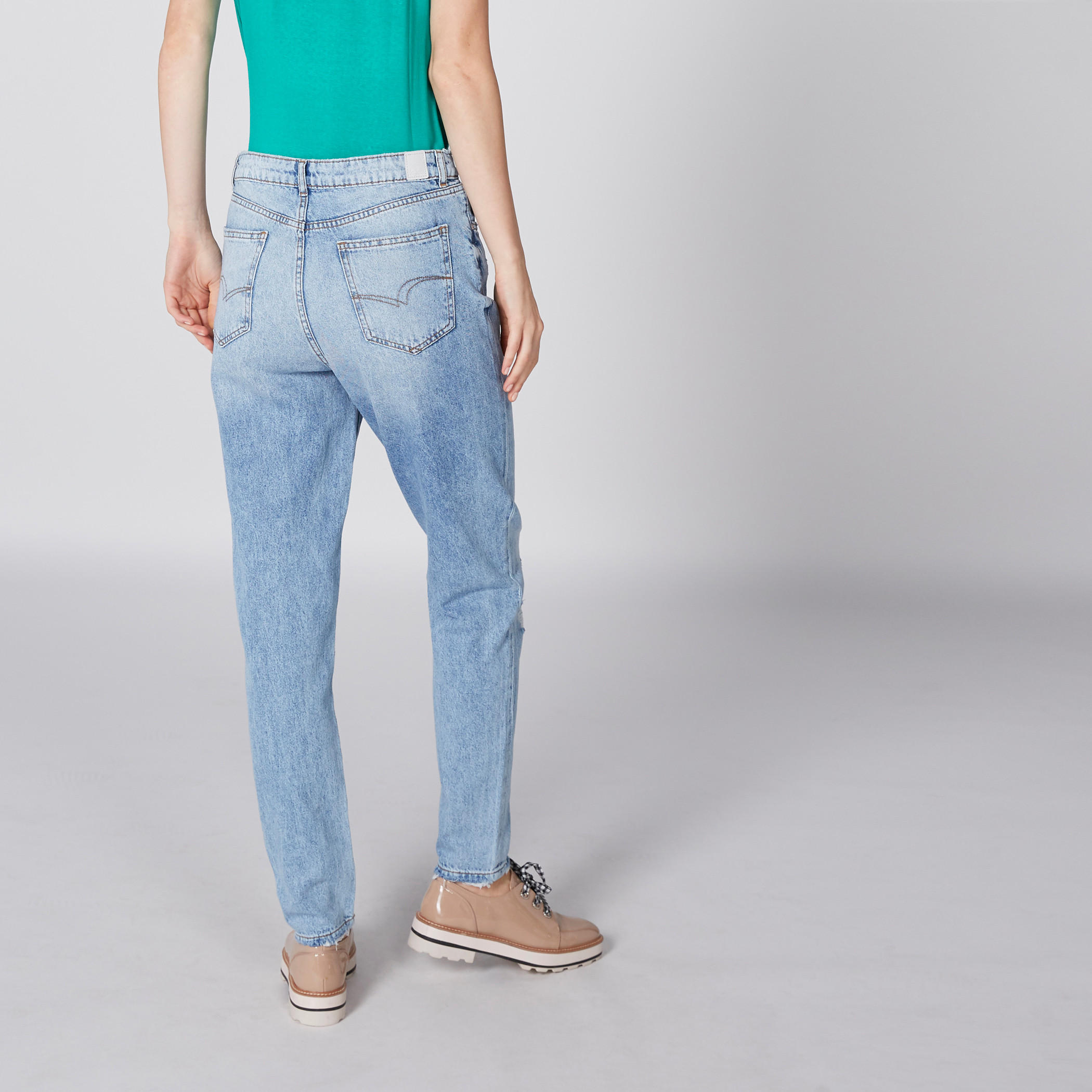 بنطال جينز بتصميم ممزّق وزر إغلاق وجيوب من لي كوبر-women-clothing-bottoms-jeans-image-4