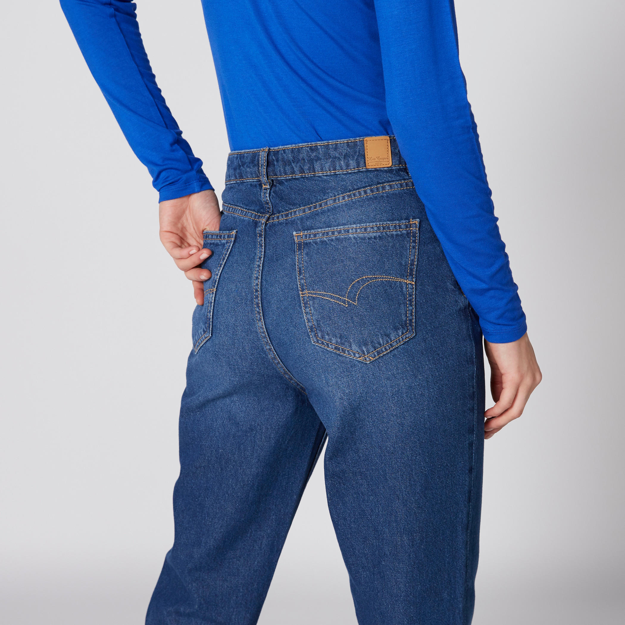 بنطال جينز طويل بجيب وزر إغلاق من لي كوبر-women-clothing-bottoms-jeans-image-4