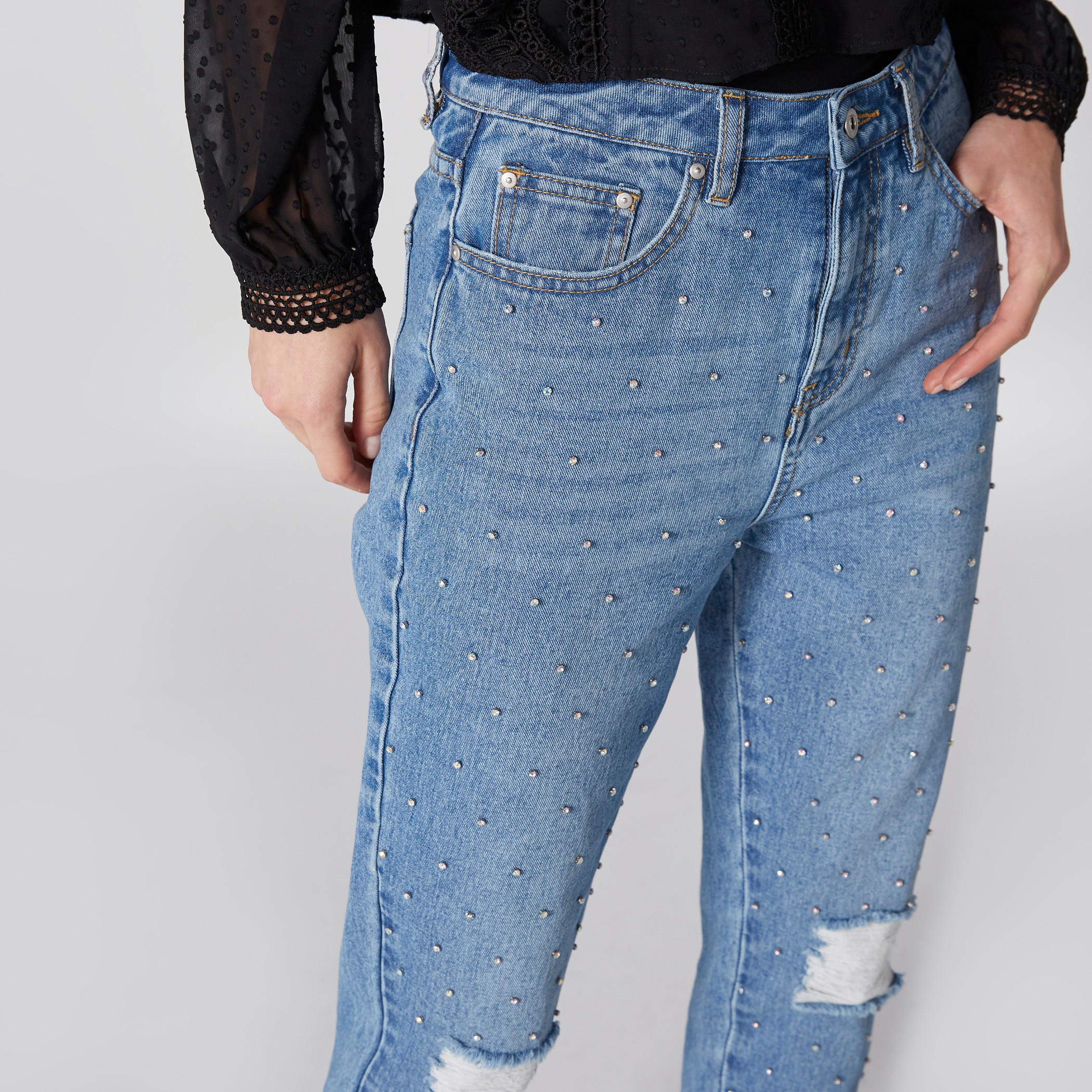 بنطال جينز طويل ومزين بزر إغلاق من لي كوبر-women-clothing-bottoms-jeans-image-3