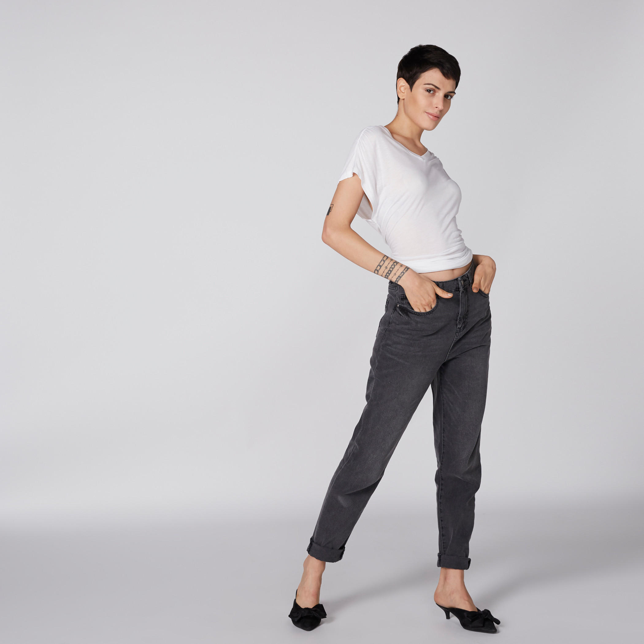 بلوزة طويلة بياقة V من لي كوبر-women-clothing-tshirts-image-1