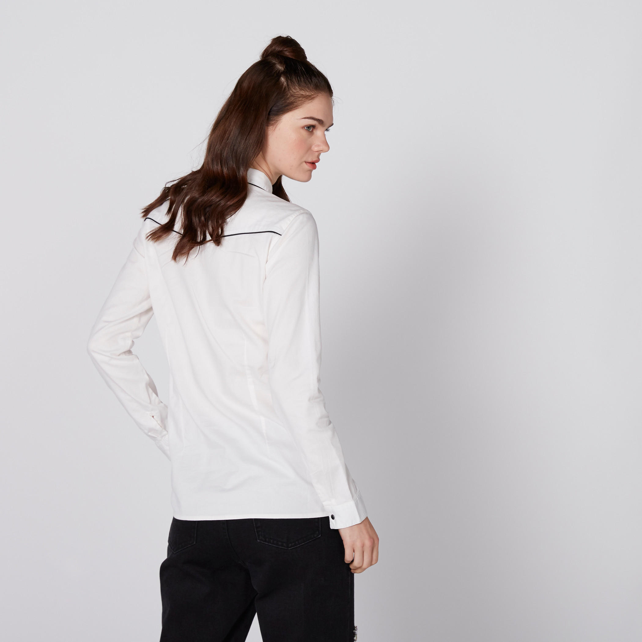 قميص مطرّز بأكمام طويلة وأزرار من لي كوبر-women-clothing-shirtsandblouses-shirts-image-3