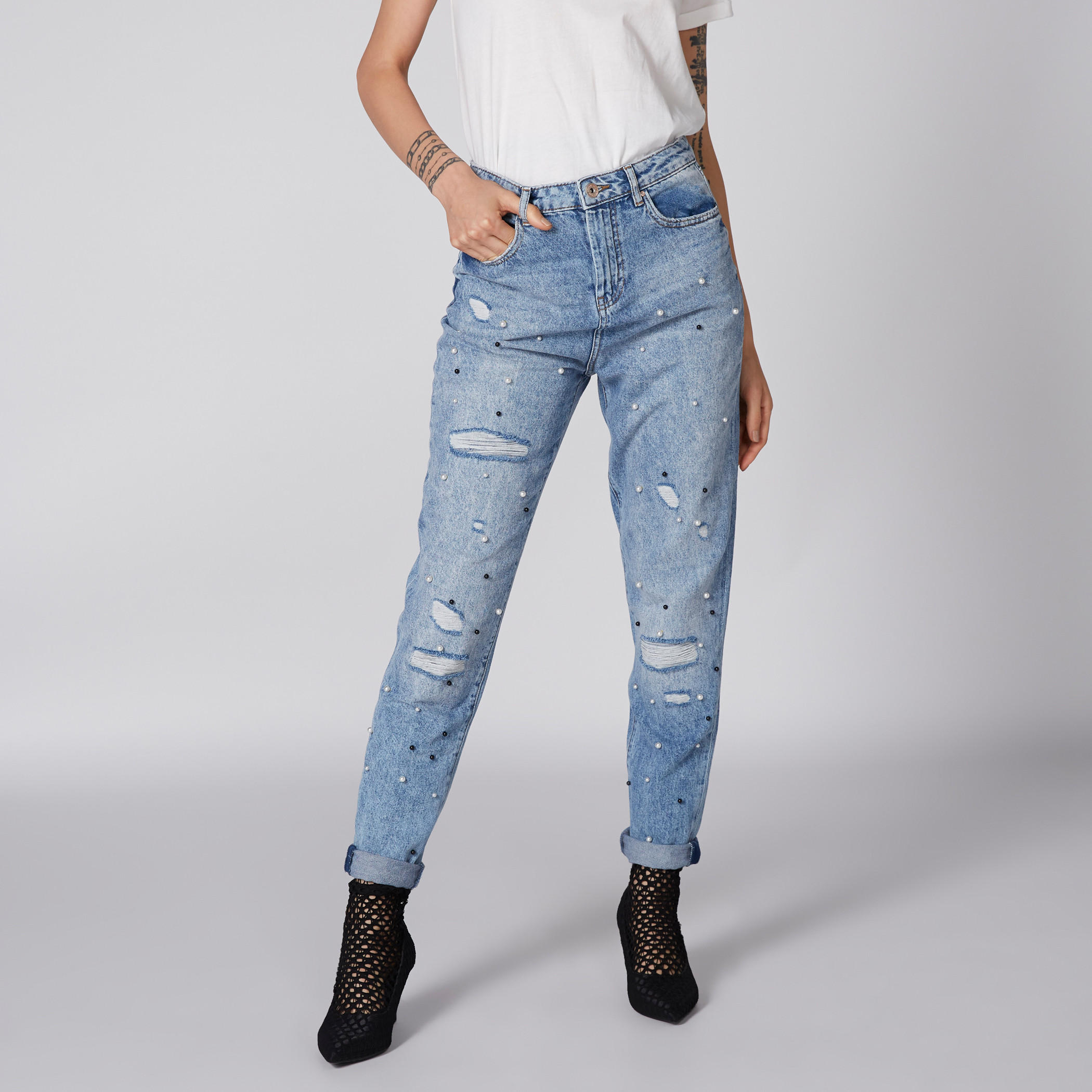 بنطال جينز بتصميم ممزّق وزر إغلاق وتفاصيل لؤلؤ من لي كوبر-women-clothing-bottoms-jeans-image-1