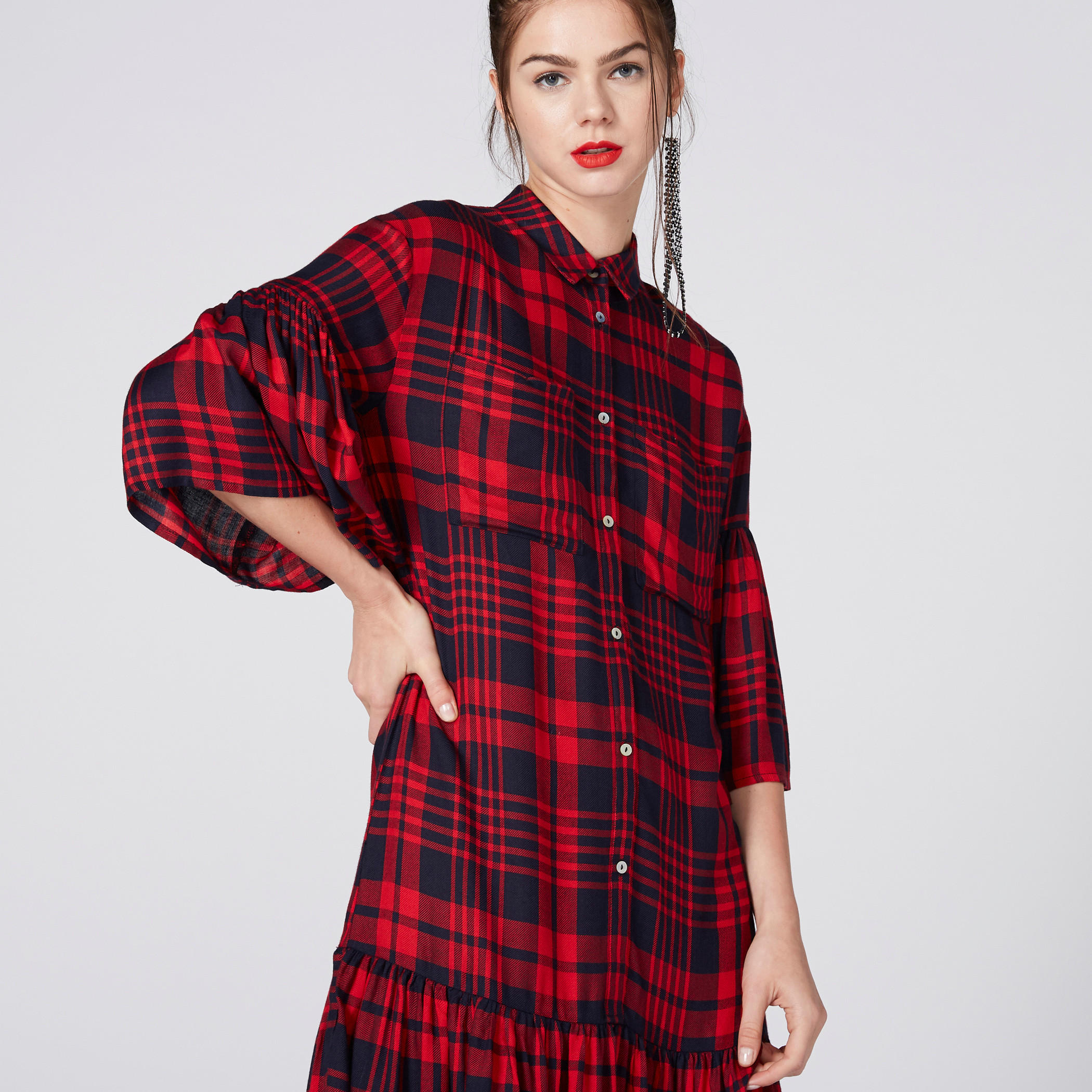 فستان كاروهات متوسط الطول بأكمام واسعة من لي كوبر-women-clothing-dresses-image-4