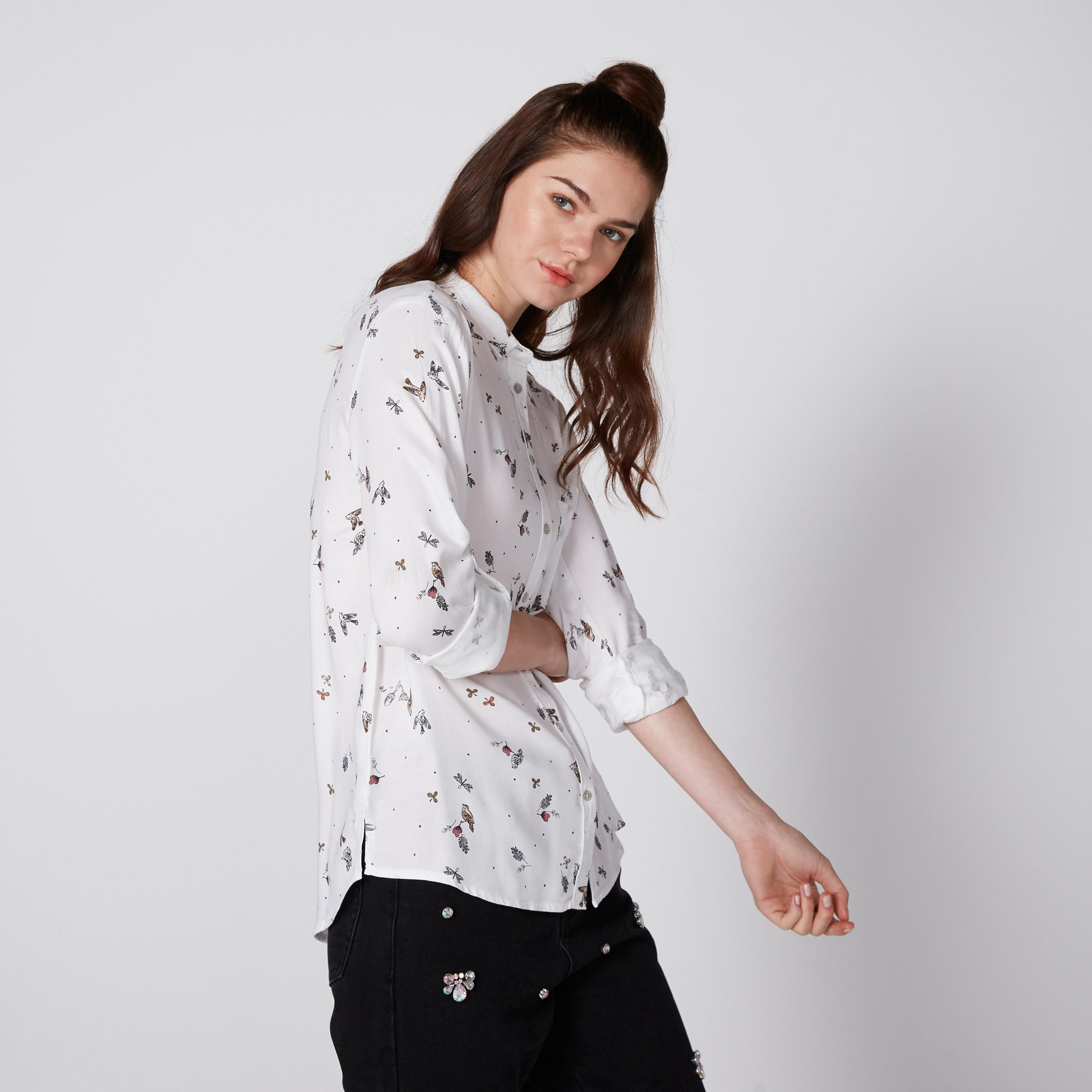 قميص بطبعات وأكمام طويلة وأزرار من لي كوبر-women-clothing-shirtsandblouses-shirts-image-4