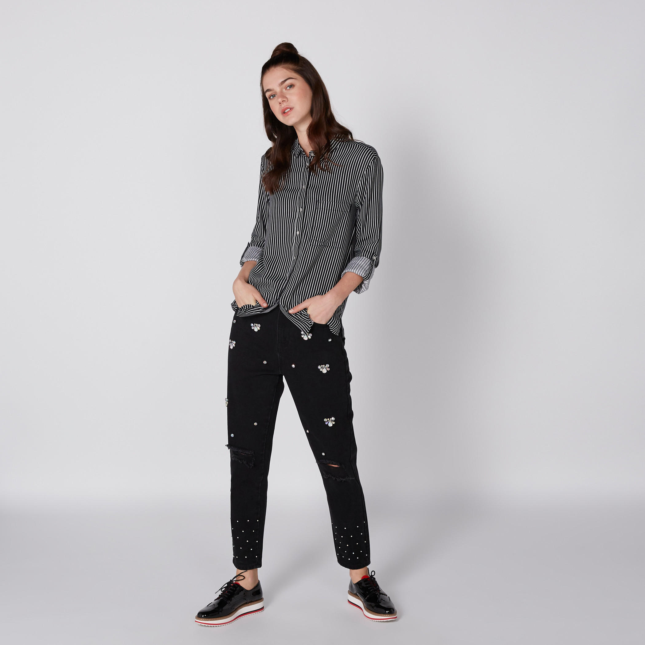 قميص مقلّم بأكمام طويلة ووصلة أزرار كاملة من لي كوبر-women-clothing-shirtsandblouses-shirts-image-1