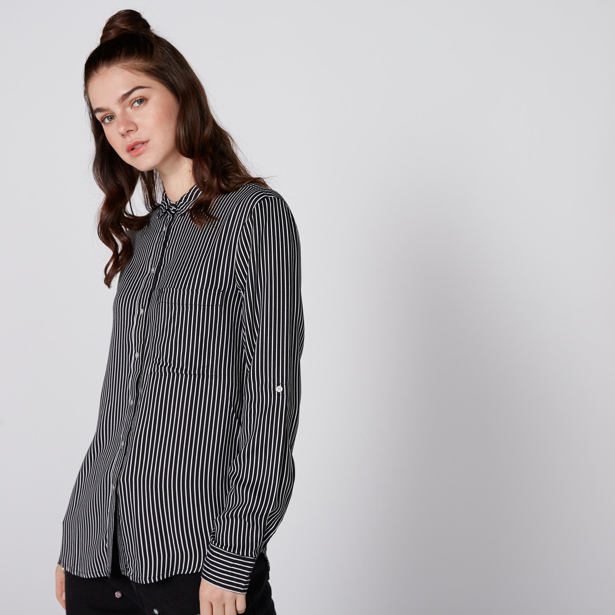 قميص مقلّم بأكمام طويلة ووصلة أزرار كاملة من لي كوبر-women-clothing-shirtsandblouses-shirts-image-4