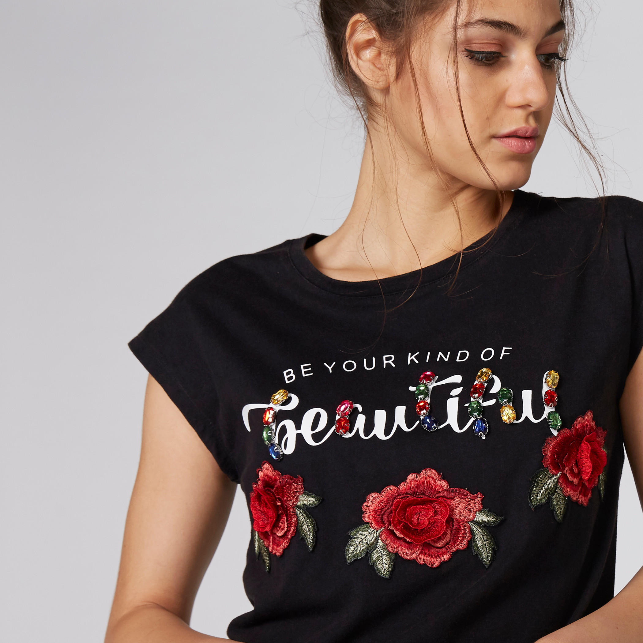 تيشيرت مزيّن بزخارف وأكمام متصلة من لي كوبر-women-clothing-tshirts-image-4