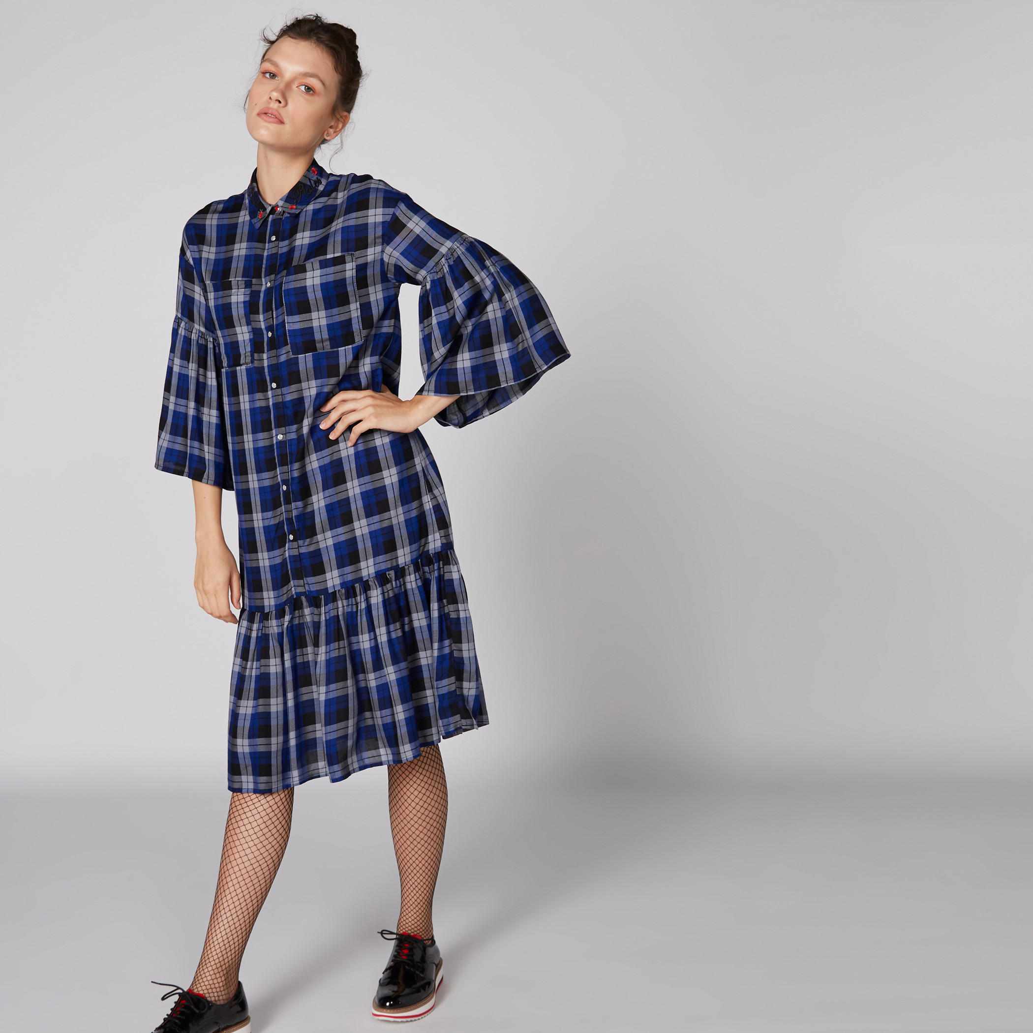 فستان كاروهات متوسط الطول بأكمام واسعة وجيوب-women-clothing-dresses-image-4