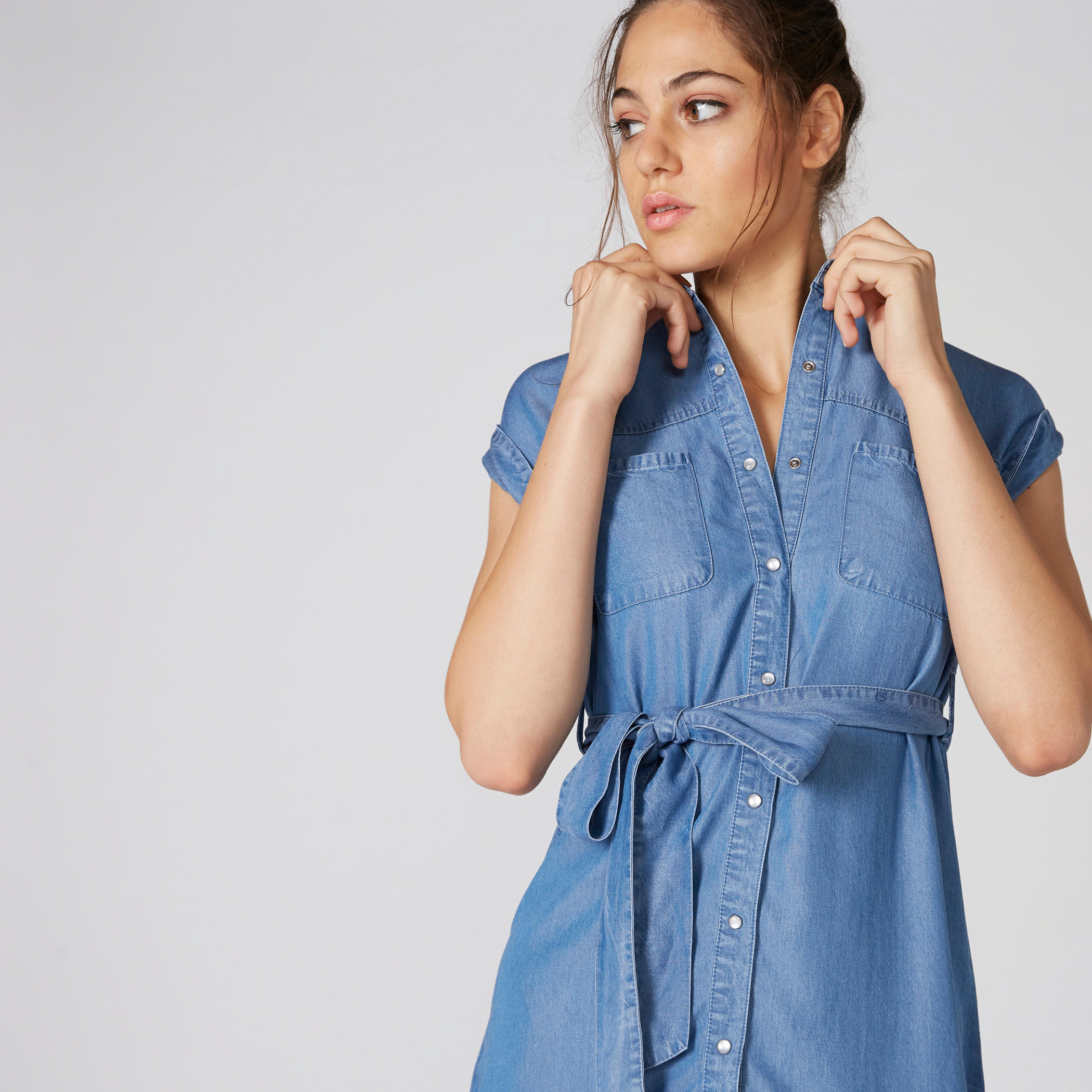فستان متوسط الطول بأكمام متصلة وأزرار من لي كوبر-women-clothing-dresses-image-1
