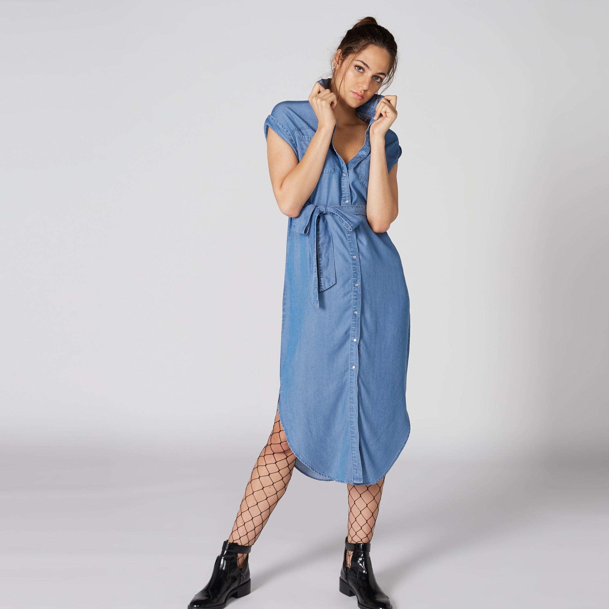 فستان متوسط الطول بأكمام متصلة وأزرار من لي كوبر-women-clothing-dresses-image-5