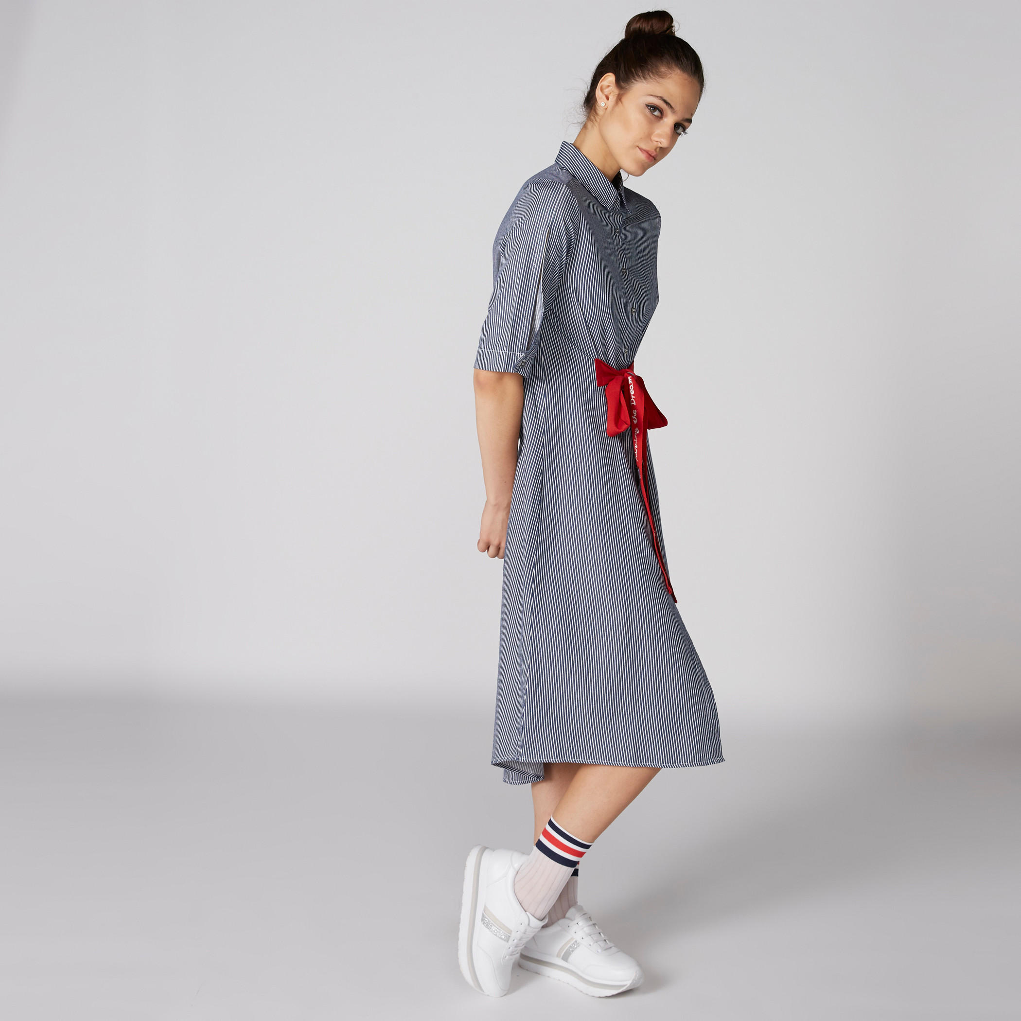 فستان مقلّم متوسط الطول بأزرار وأربطة من لي كوبر-women-clothing-dresses-image-1