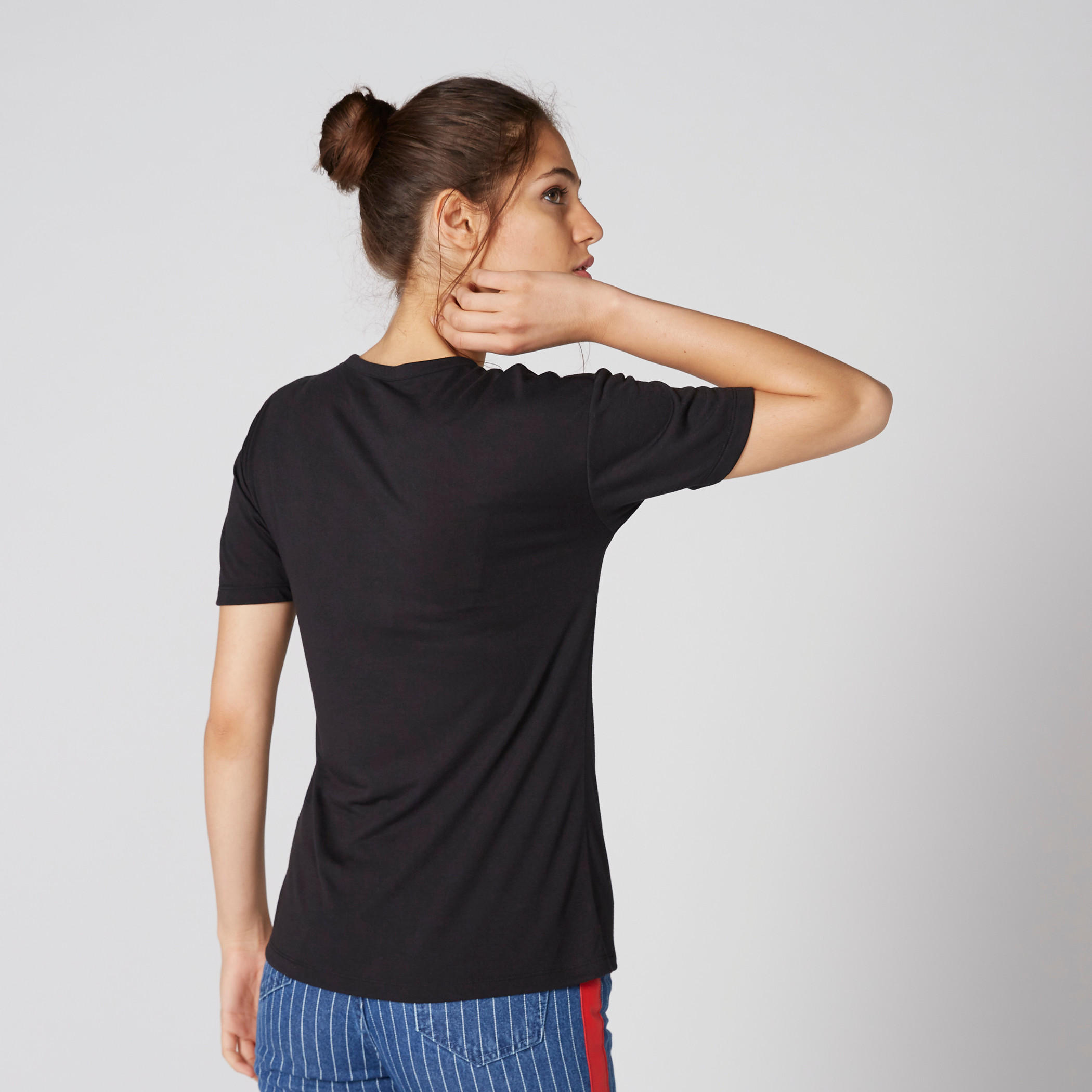 تيشيرت بياقة طوق وأكمام قصيرة وطبعات من لي كوبر-women-clothing-tshirts-image-2