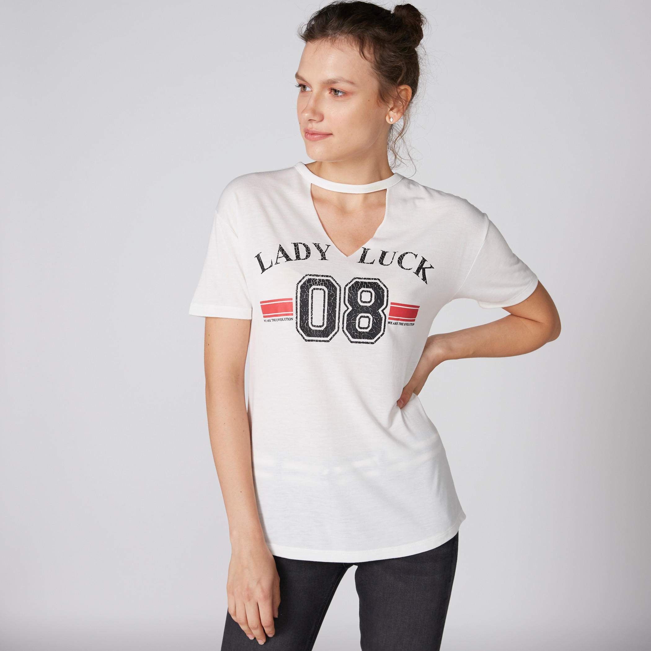 تيشيرت منقوش بأكمام قصيرة وياقة ضيقة من لي كوبر-women-clothing-tshirts-image-1