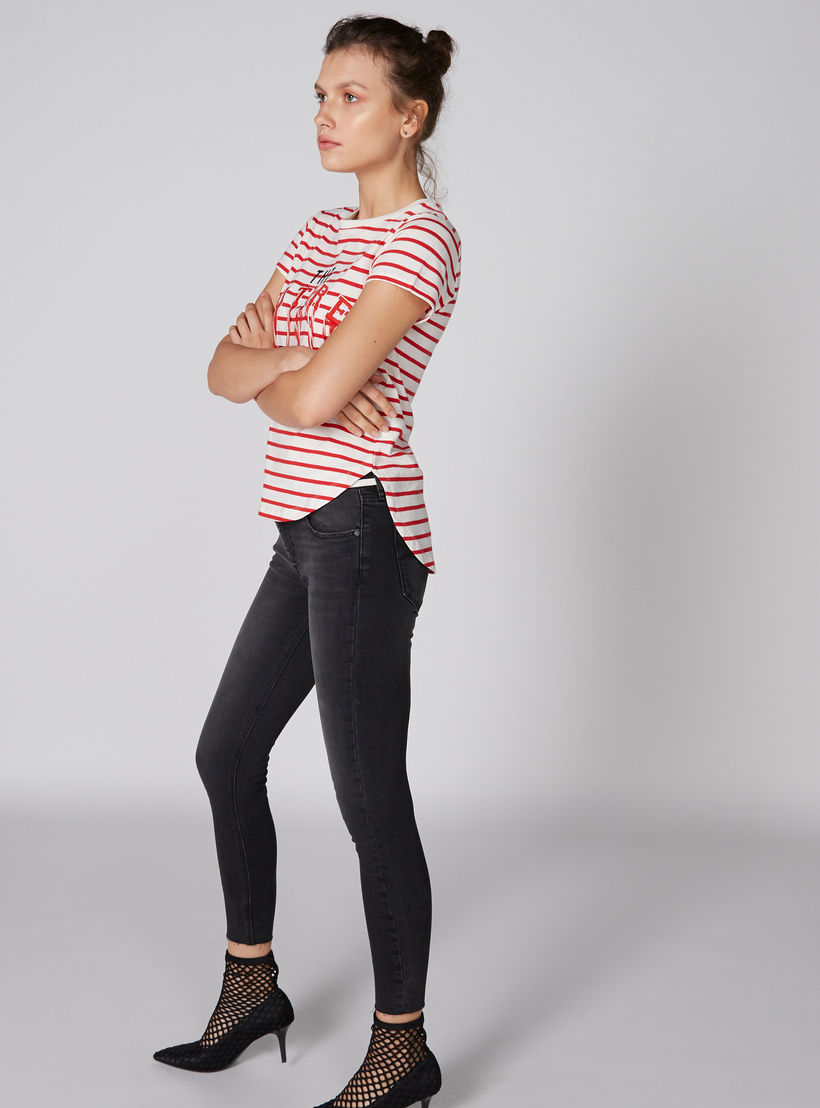تيشيرت بياقة مستديرة وأكمام قصيرة من لي كوبر-women-clothing-tshirts-image-3