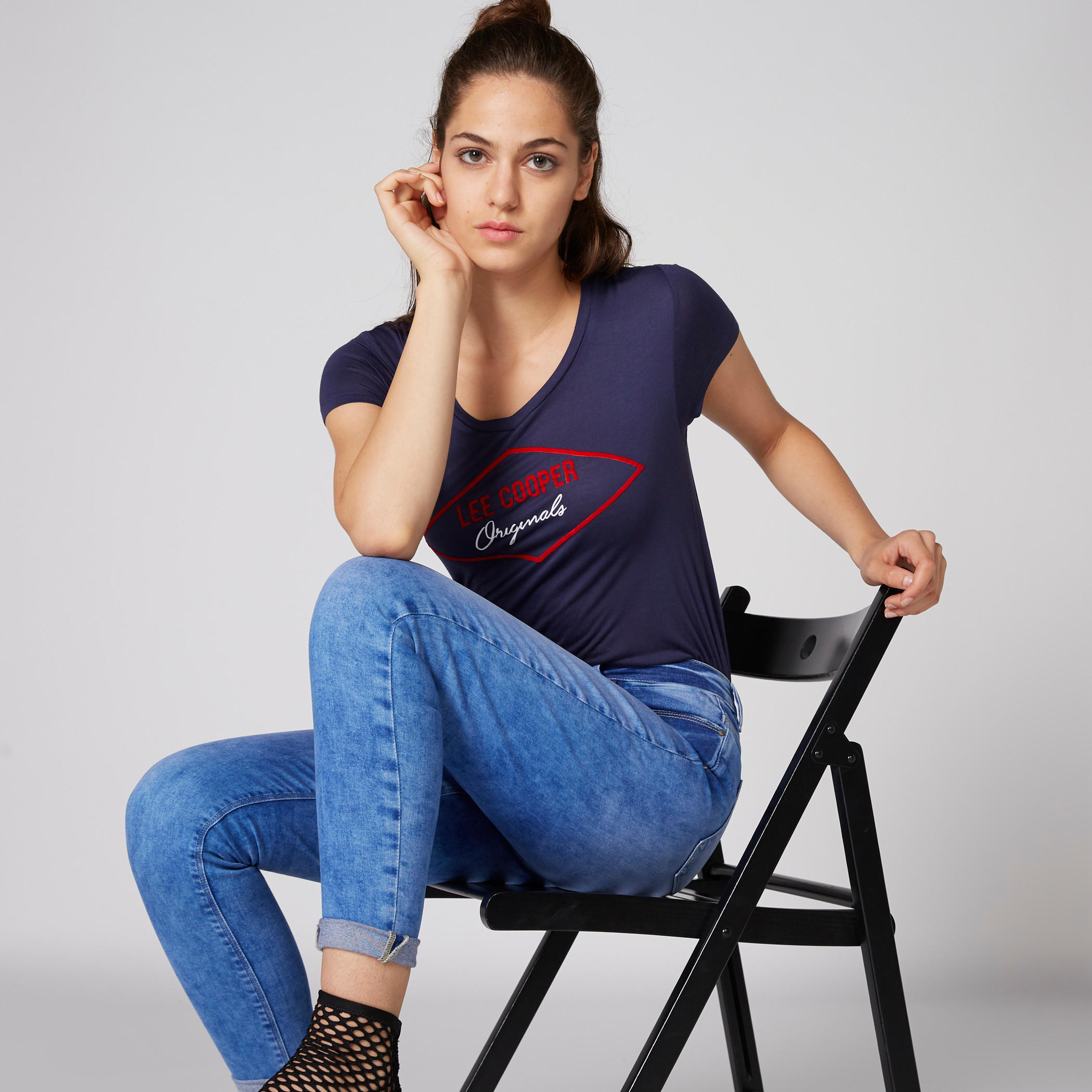 تيشيرت بياقة عميقة وأكمام قصيرة وطبعات-women-clothing-tshirts-image-3