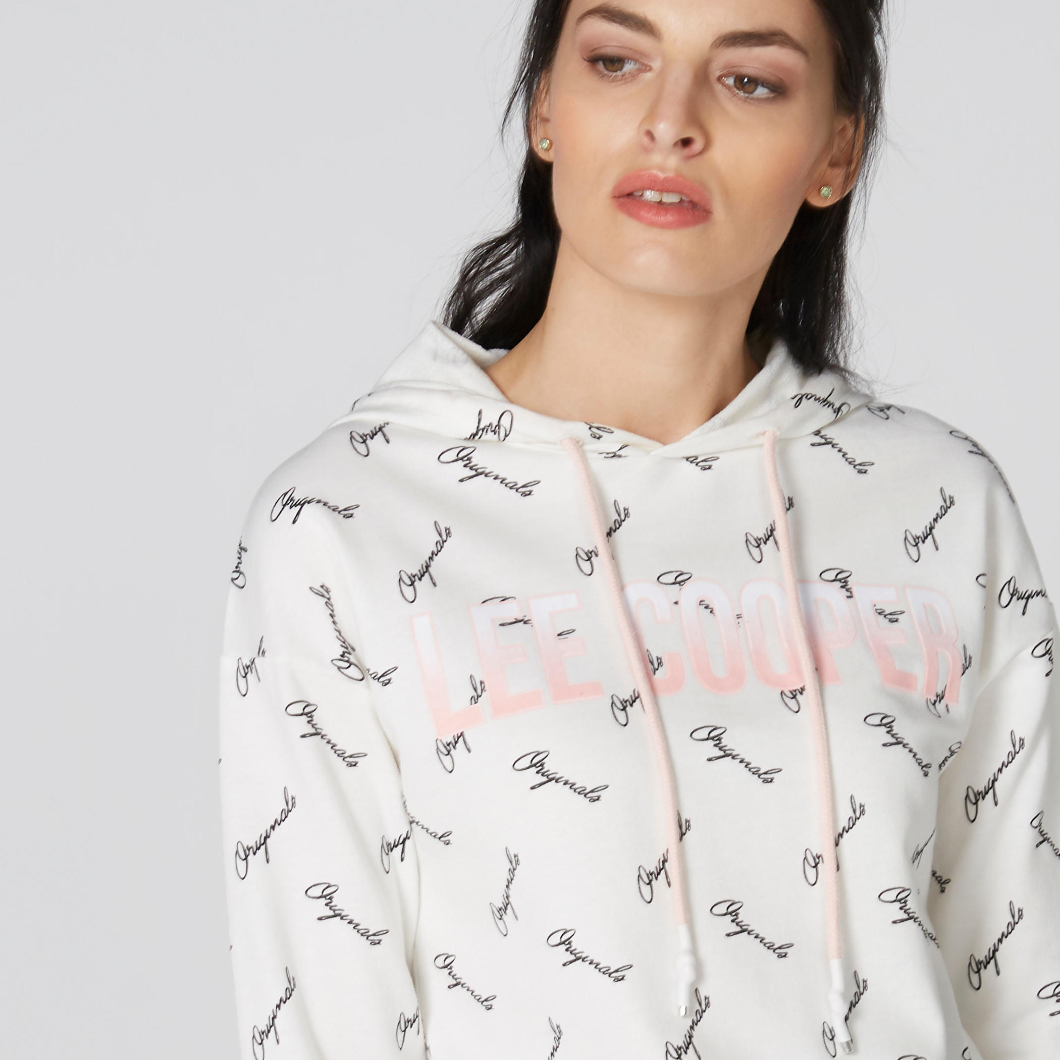 سويت شيرت بأكمام طويلة وقبعة وطبعات-women-winterwear-hoodiesandsweatshirts-hoodies-image-4