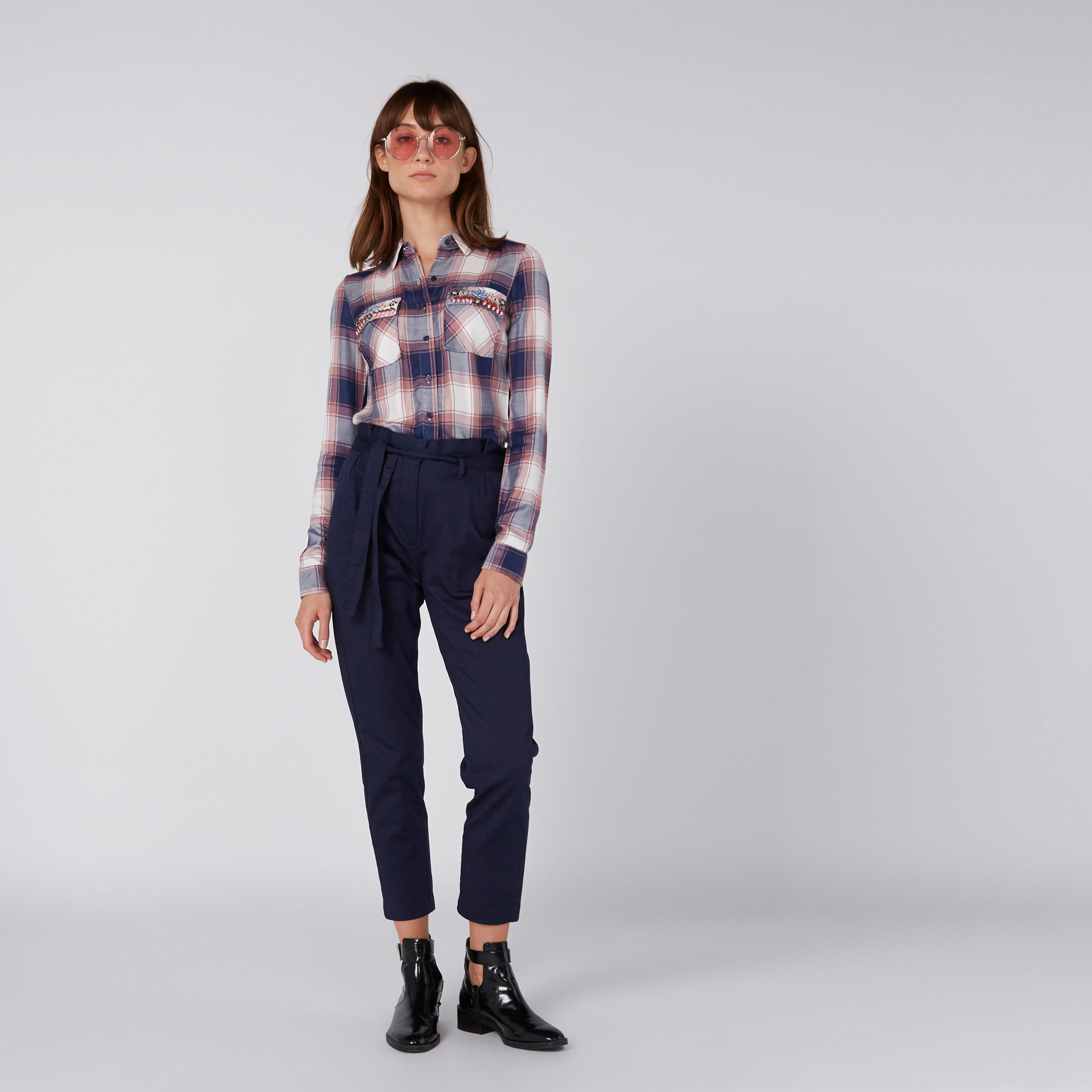 قميص مزيّن بأكمام طويلة وأزرار-women-clothing-shirtsandblouses-shirts-image-5