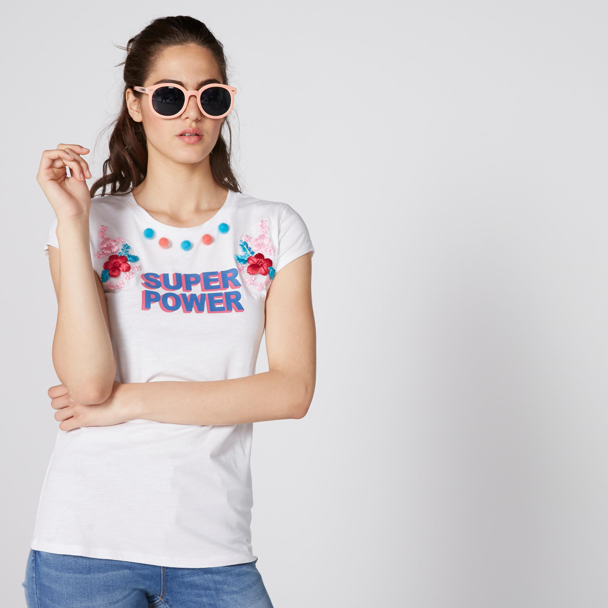 تيشيرت مطرز بأكمام كاب وياقة مستديرة من لي كوبر-women-clothing-tshirts-image-2