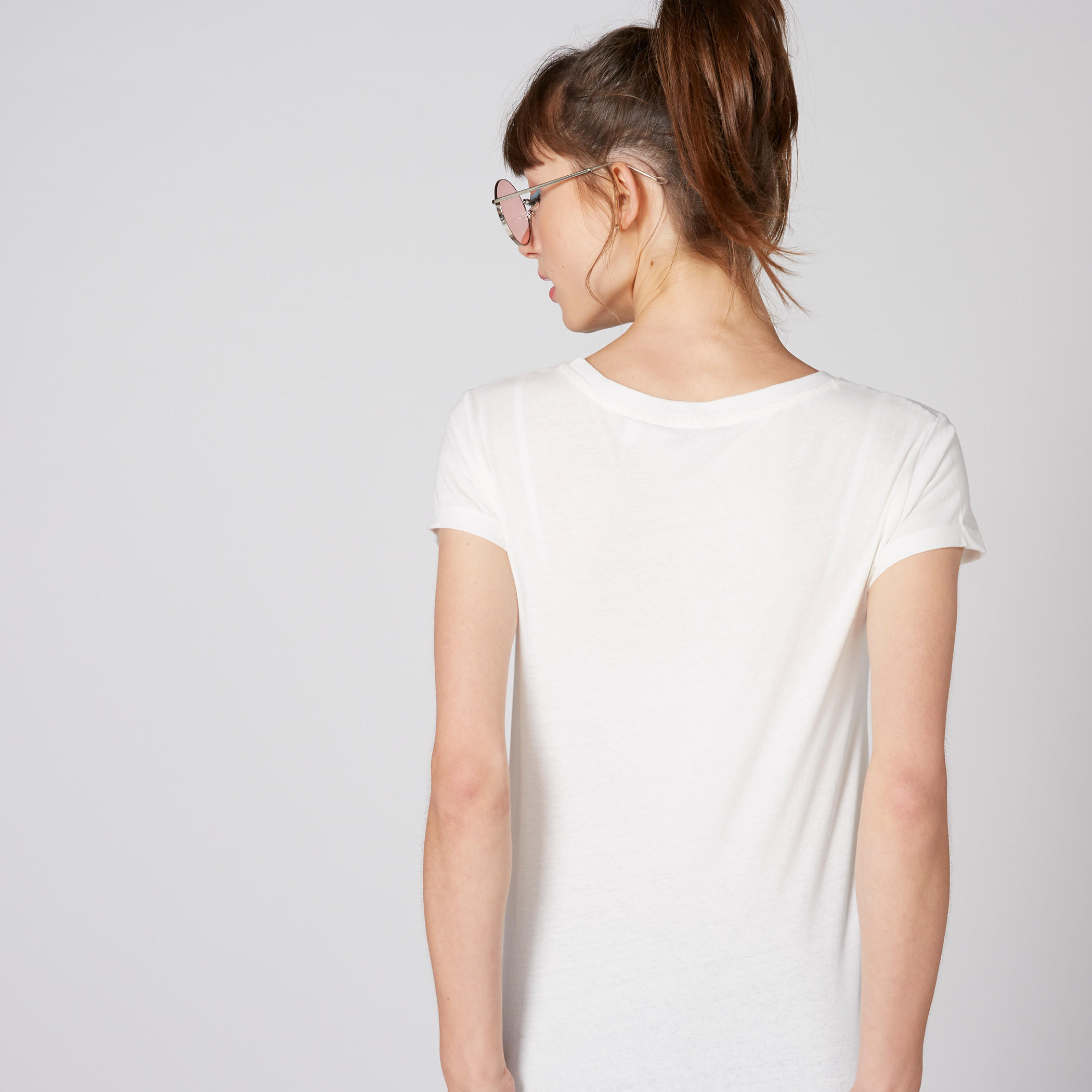 تيشيرت بياقة مستديرة وتزيينات وطبعات-women-clothing-tshirts-image-2