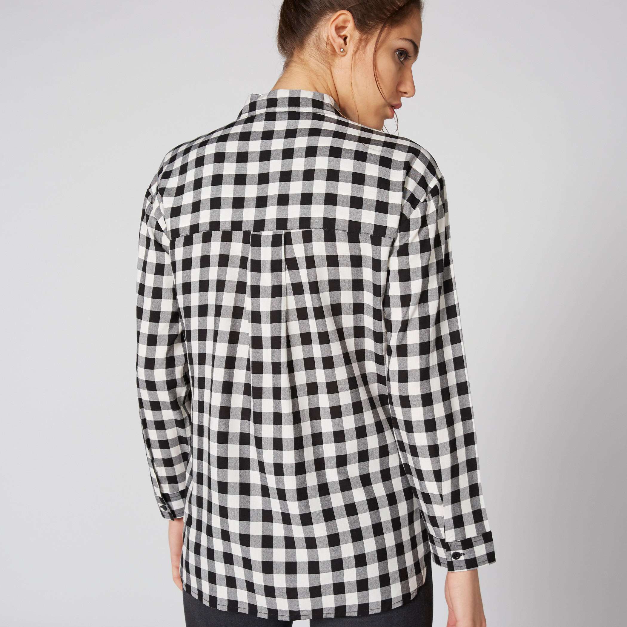 قميص كاروهات بأكمام طويلة وأزرار من لي كوبر-women-clothing-shirtsandblouses-shirts-image-2