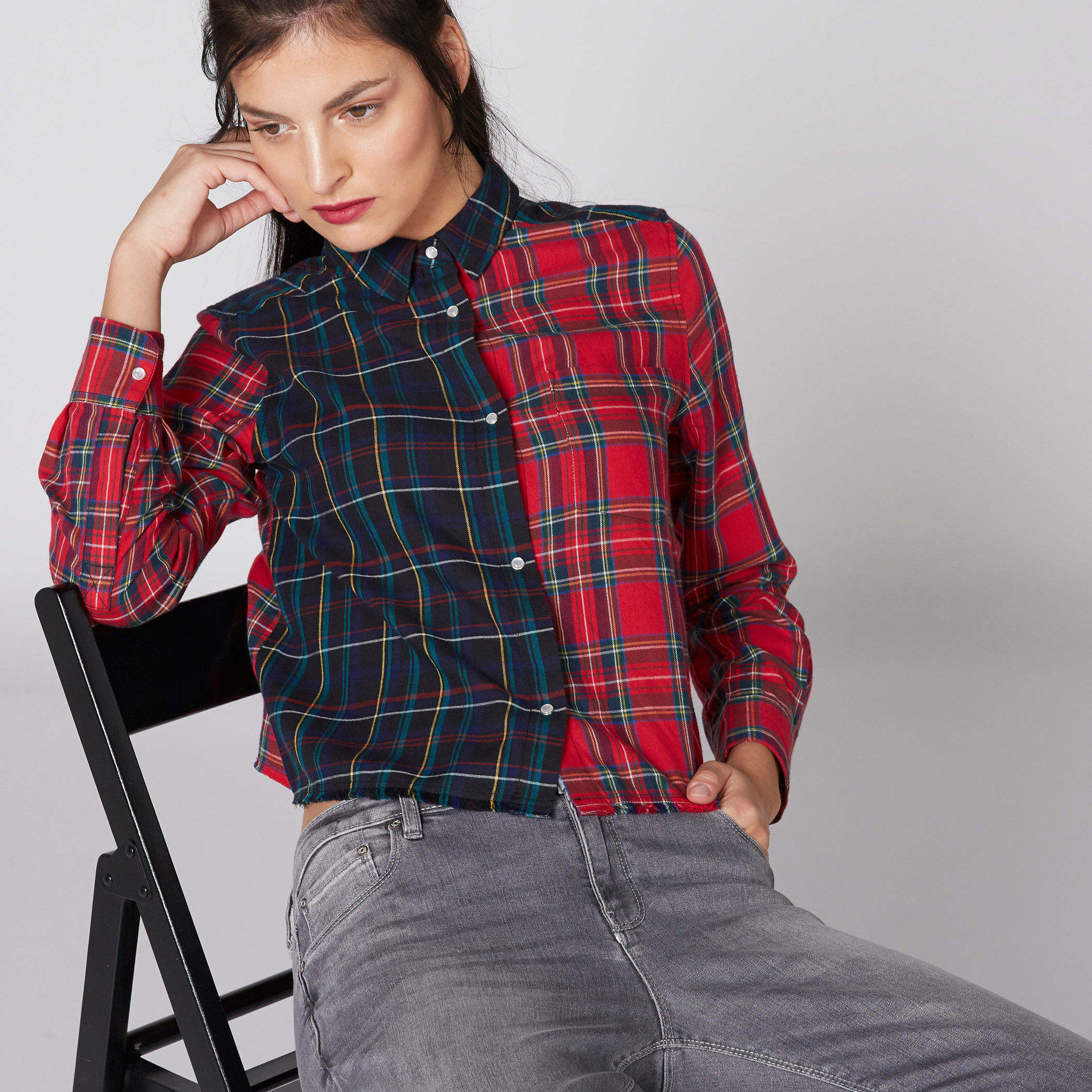 قميص كاروهات قصير بأكمام طويلة وأزرار من لي كوبر-women-clothing-shirtsandblouses-shirts-image-3