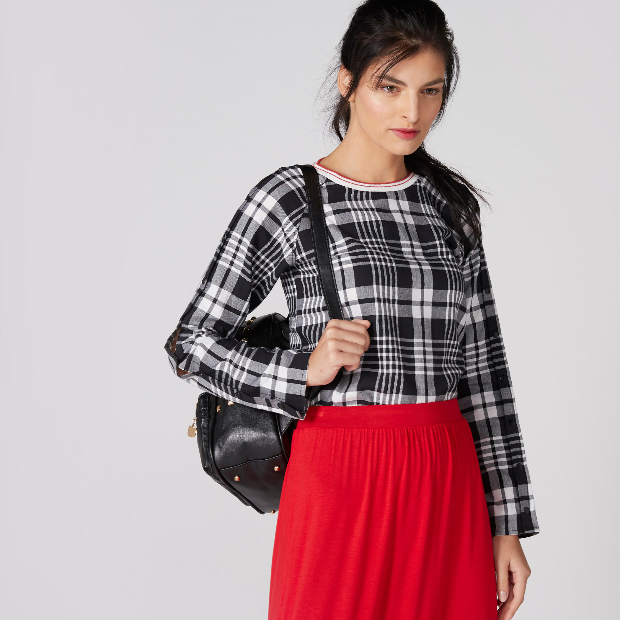 تيشيرت كاروهات بياقة مستديرة وأكمام طويلة-women-clothing-shirtsandblouses-shirts-image-2
