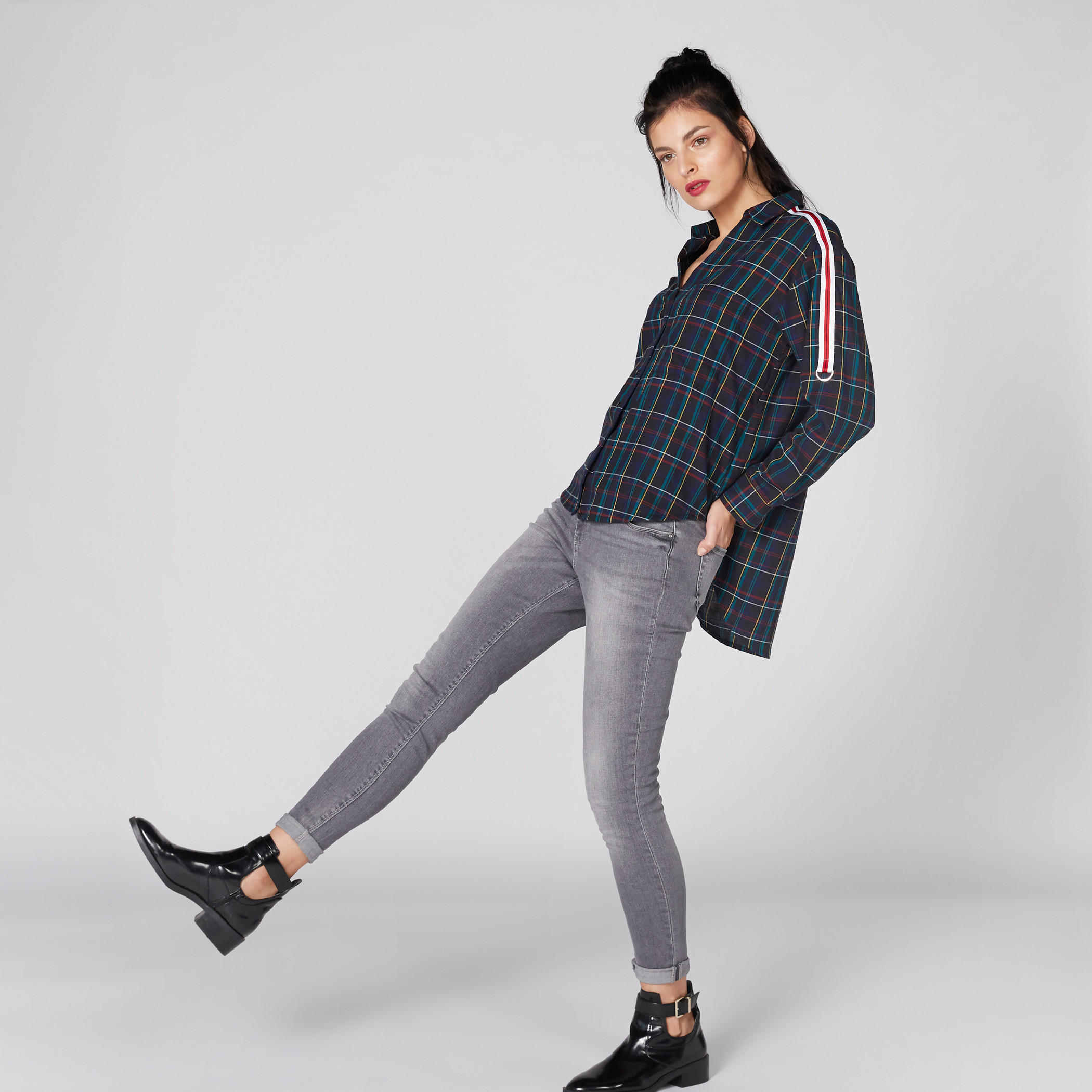 قميص كاروهات بأكمام طويلة-women-clothing-shirtsandblouses-shirts-image-3
