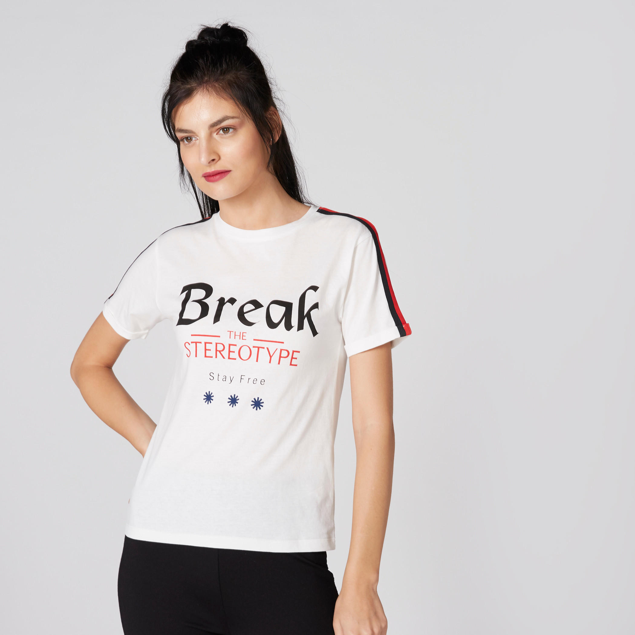 تيشيرت بياقة مستديرة وأكمام قصيرة وطبعات-women-clothing-tshirts-image-1