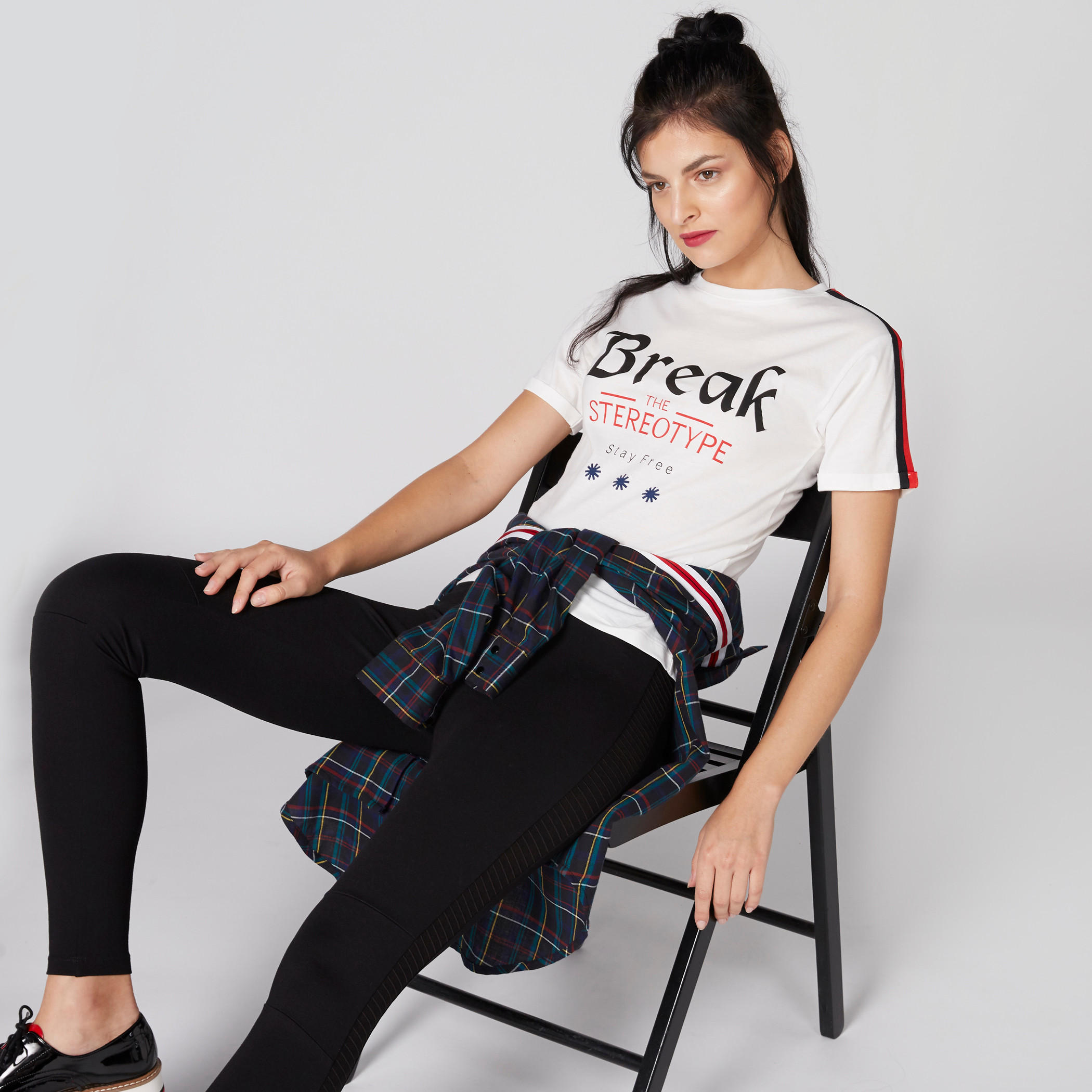 تيشيرت بياقة مستديرة وأكمام قصيرة وطبعات-women-clothing-tshirts-image-3
