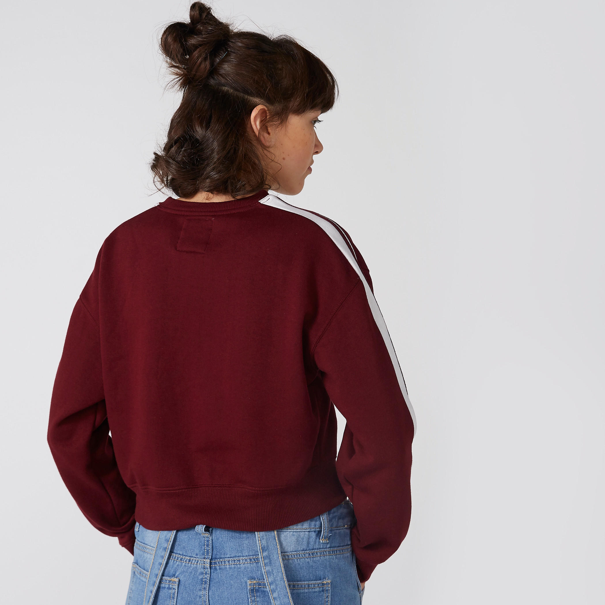 سويت شيرت قصير بياقة ضيّقة وأكمام طويلة وطبعات-women-winterwear-hoodiesandsweatshirts-sweatshirts-image-3