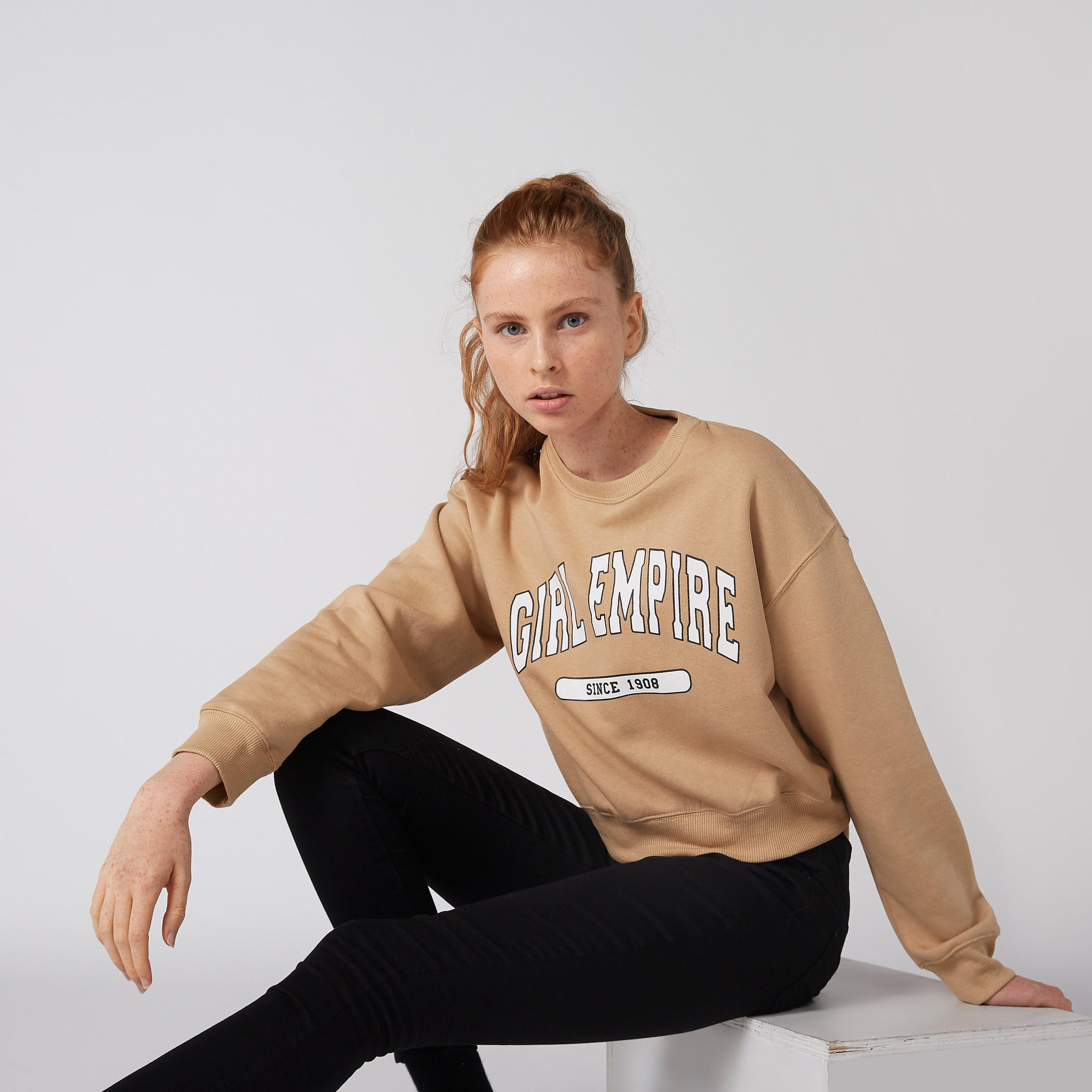 Printed Crop Sweatshirt with Crew Neck and Long Sleeves-women-winterwear-hoodiesandsweatshirts-sweatshirts-image-1