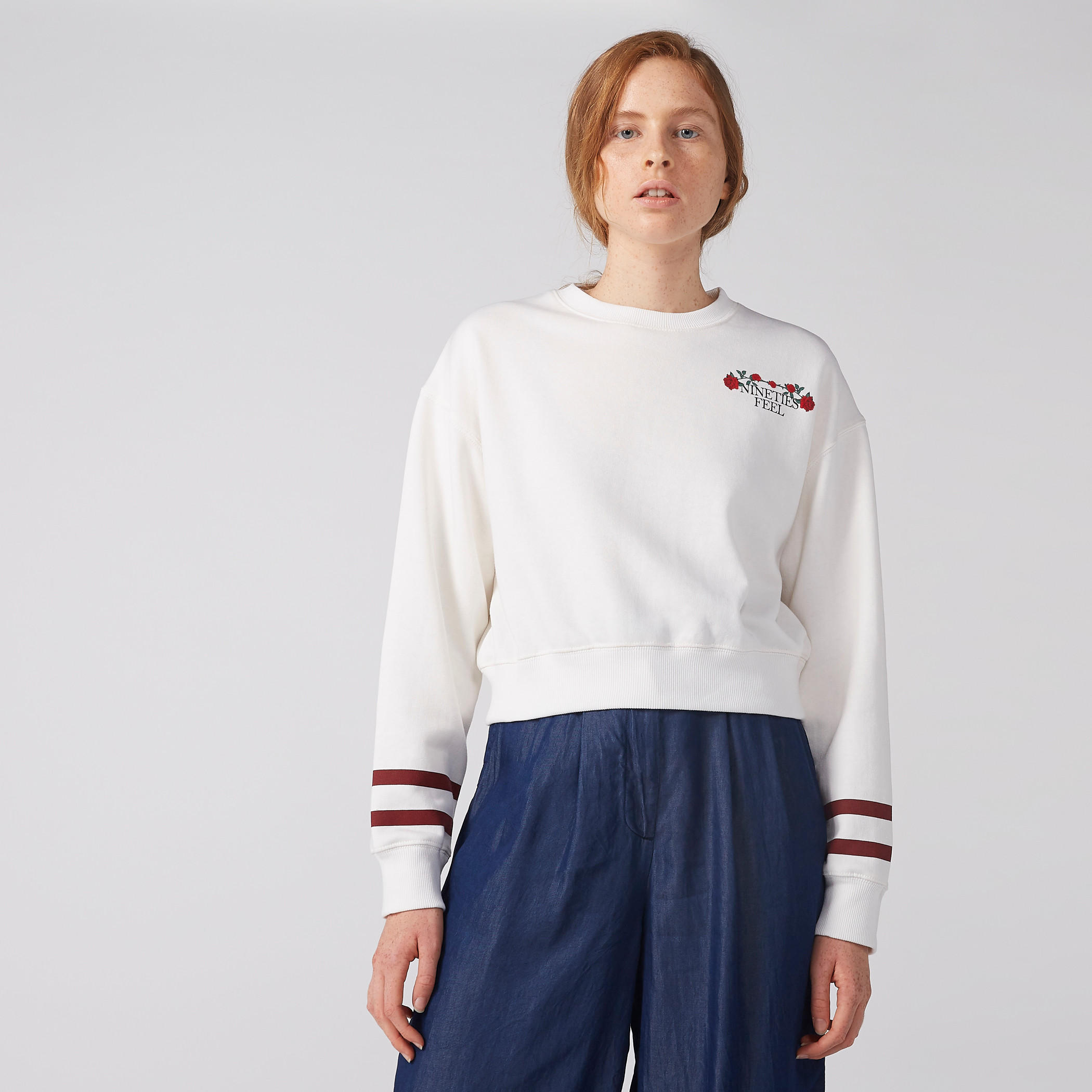 سويت شيرت بنقش مطبوع وياقة مستديرة وأكمام طويلة-women-winterwear-hoodiesandsweatshirts-sweatshirts-image-2