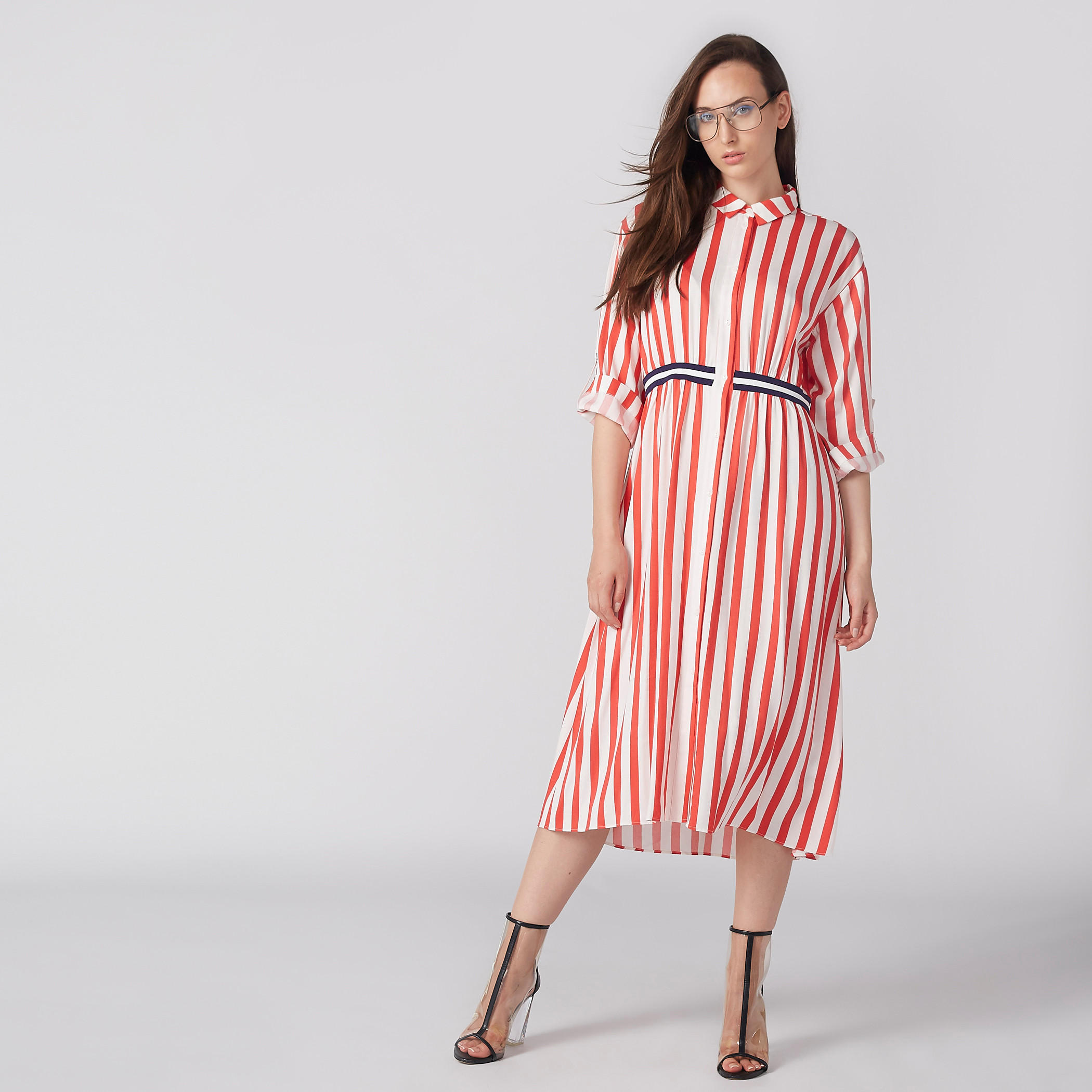 فستان قميص مقلّم متوسط الطول بأكمام 3/4 من لي كوبر-women-clothing-dresses-image-1