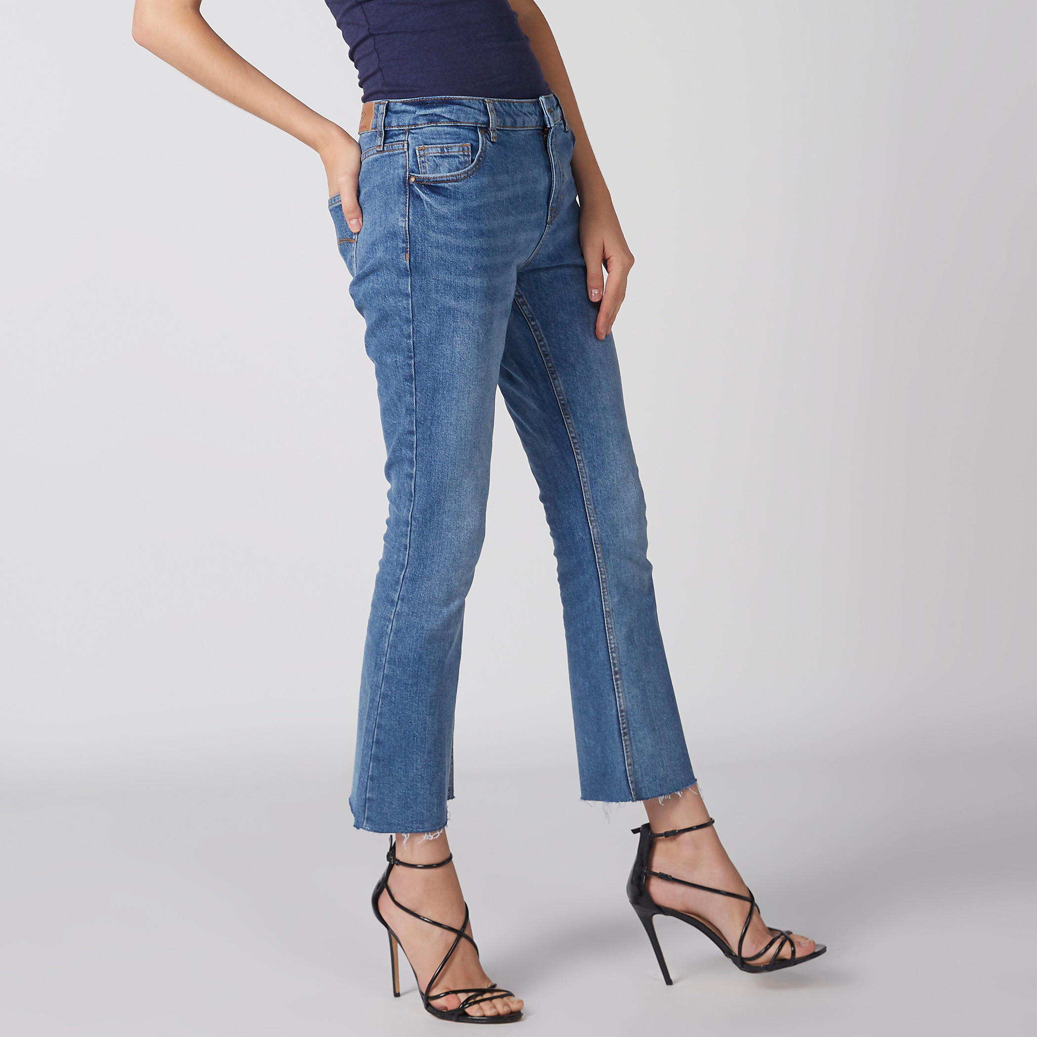 بنطال جينز قصير بزر للإغلاق-women-clothing-bottoms-jeans-image-3