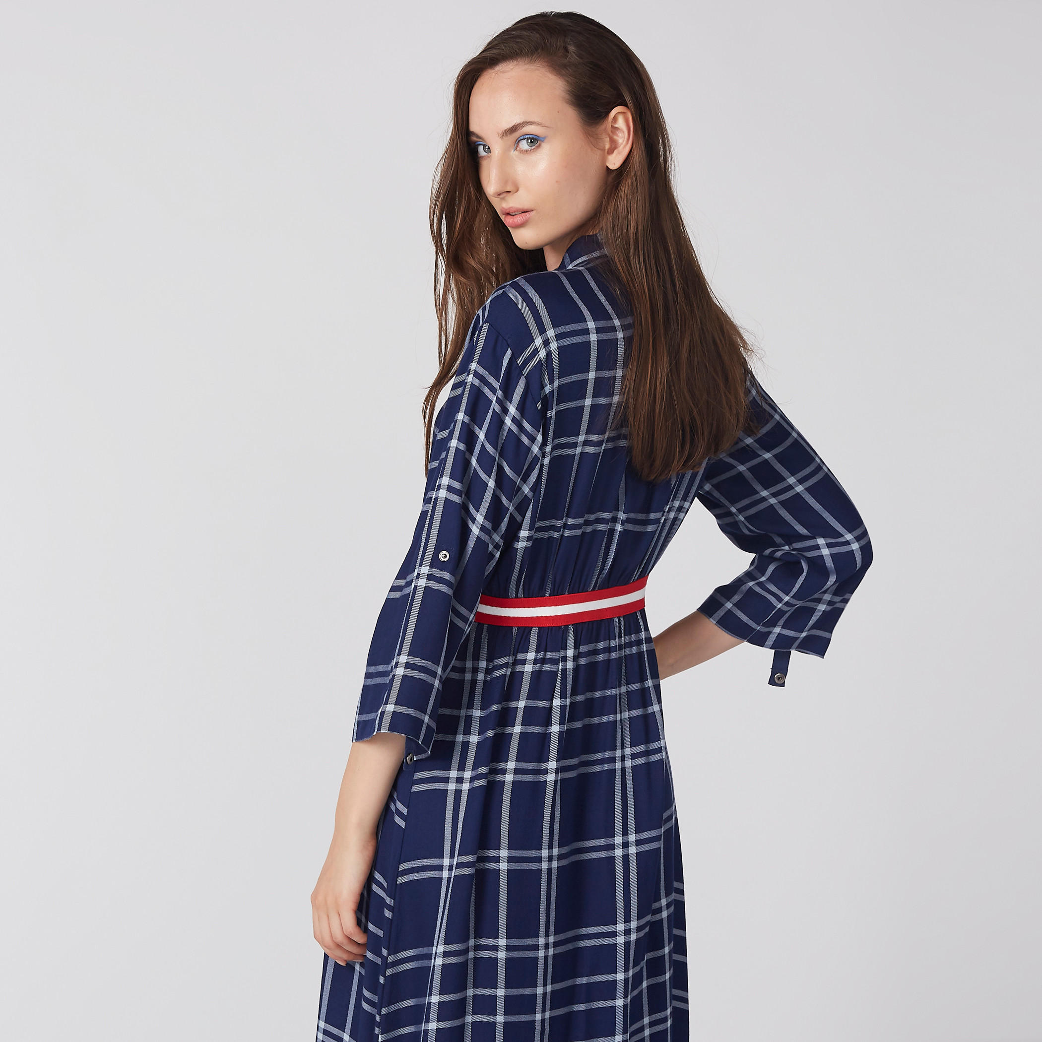 فستان قميص كاروهات متوسط الطول بأكمام 3/4 من لي كوبر-women-clothing-dresses-image-4