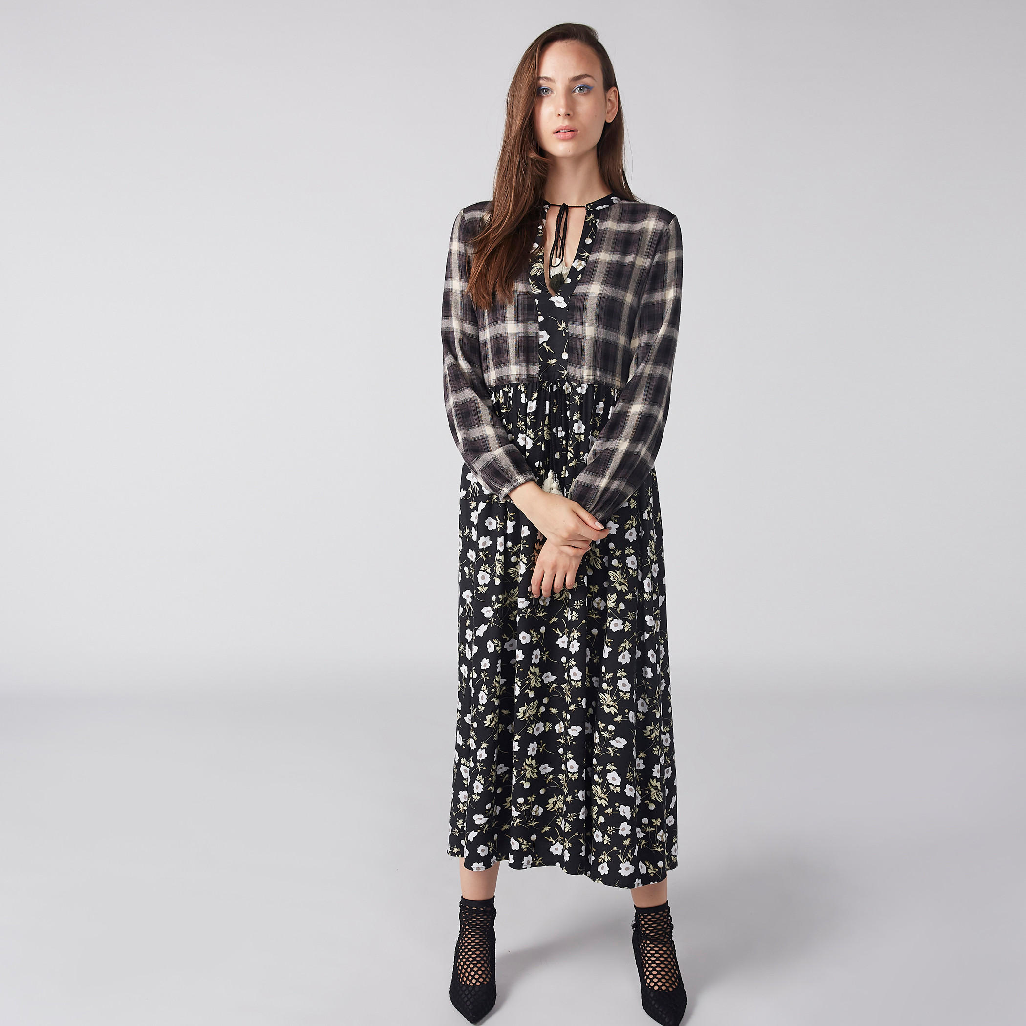 فستان طويل بأكمام طويلة وأربطة وطبعات-women-clothing-dresses-image-1